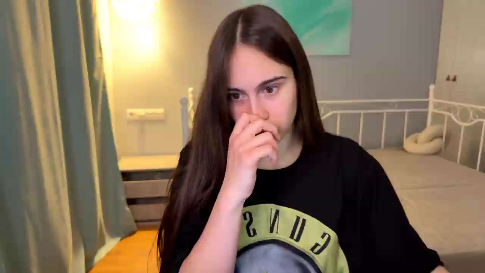 Gallery image thumbnail from ulohu's myfreecams stream on, 06/24/2026, 21:21 image 1 of 20