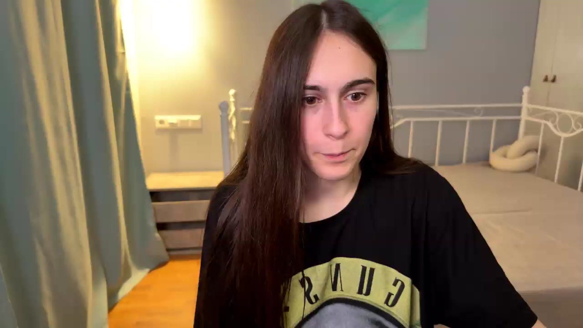 Gallery image thumbnail from ulohu's myfreecams stream on, 06/24/2026, 21:58 image 5 of 20