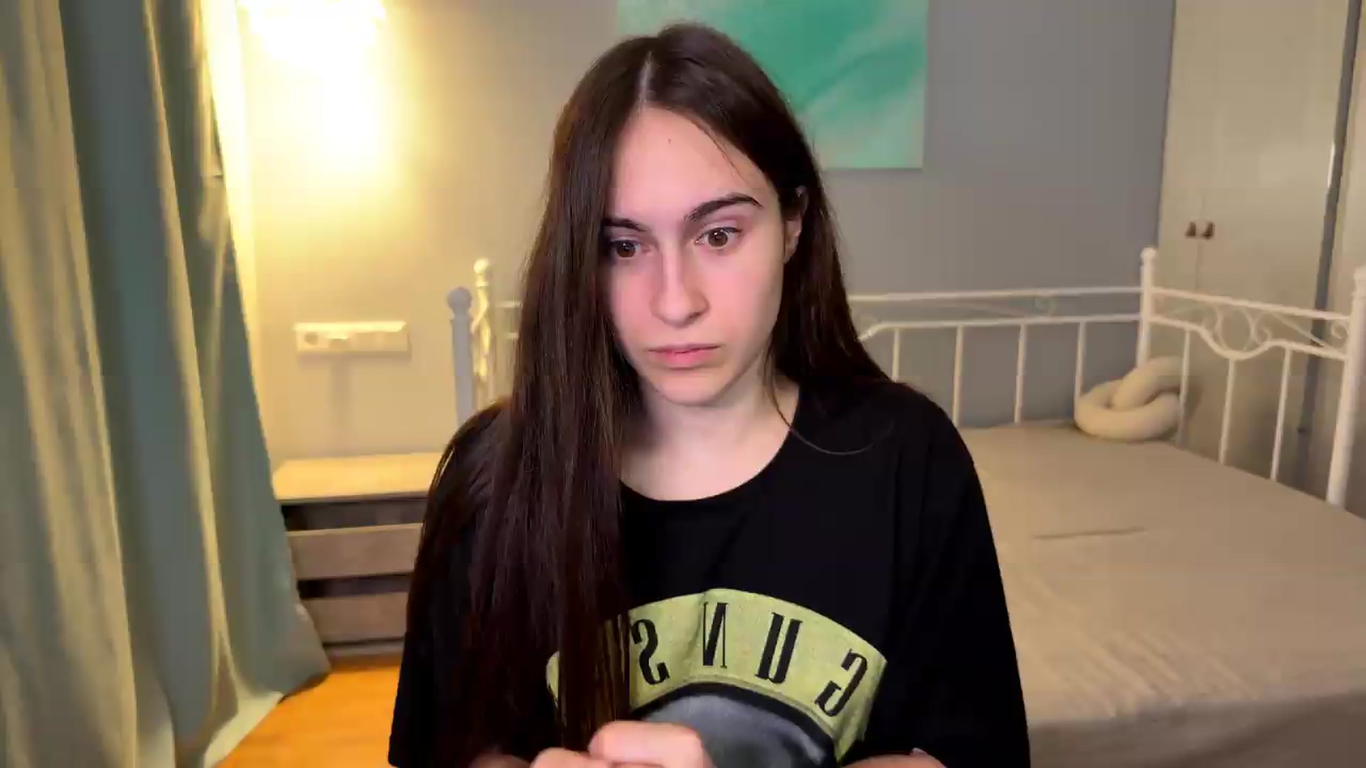 Gallery image thumbnail from ulohu's myfreecams stream on, 06/25/2026, 24:00 image 2 of 20