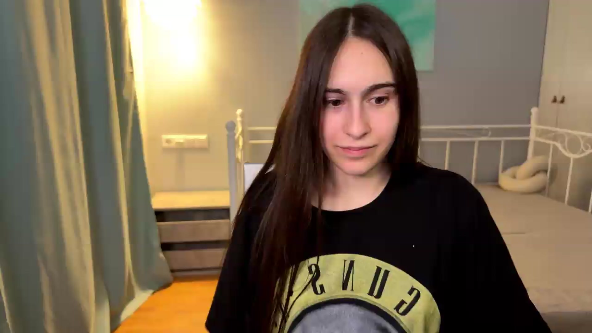 Gallery image thumbnail from ulohu's myfreecams stream on, 06/25/2026, 24:37 image 8 of 20