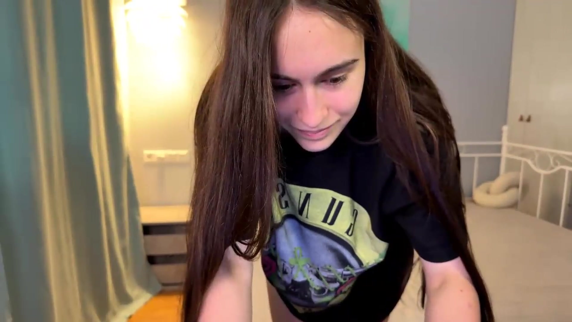 Gallery image thumbnail from ulohu's myfreecams stream on, 06/25/2026, 15:55 image 14 of 20