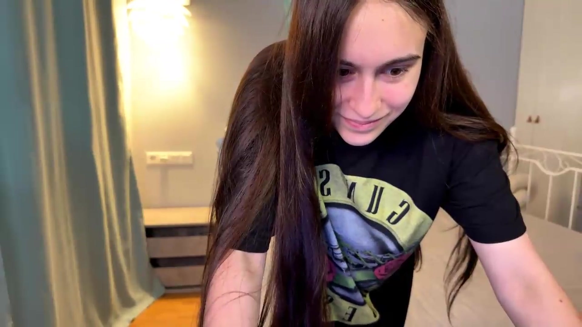 Gallery image thumbnail from ulohu's myfreecams stream on, 06/25/2026, 15:55 image 16 of 20
