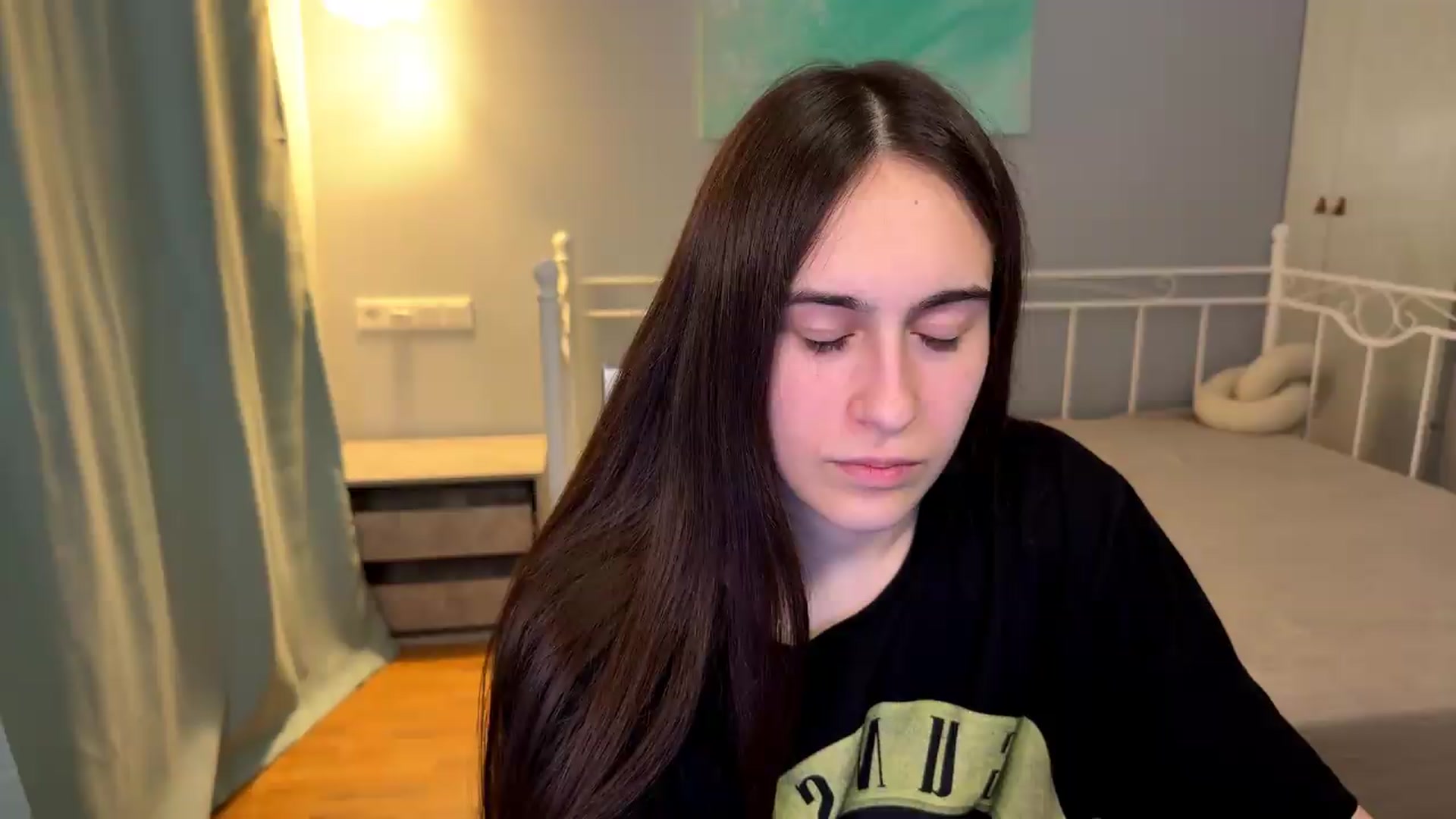 Gallery image thumbnail from ulohu's myfreecams stream on, 06/25/2026, 23:14 image 8 of 20