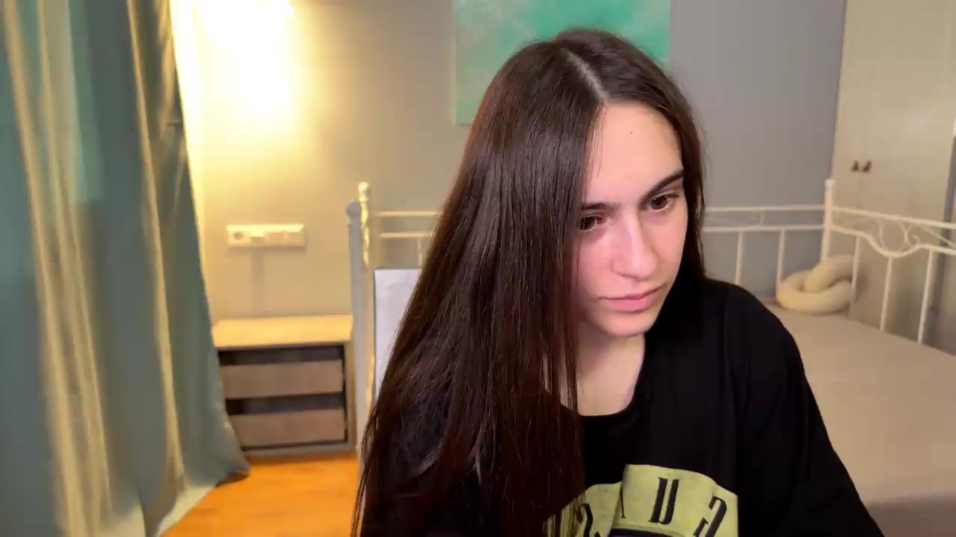 Gallery image thumbnail from ulohu's myfreecams stream on, 06/26/2026, 16:25 image 11 of 20