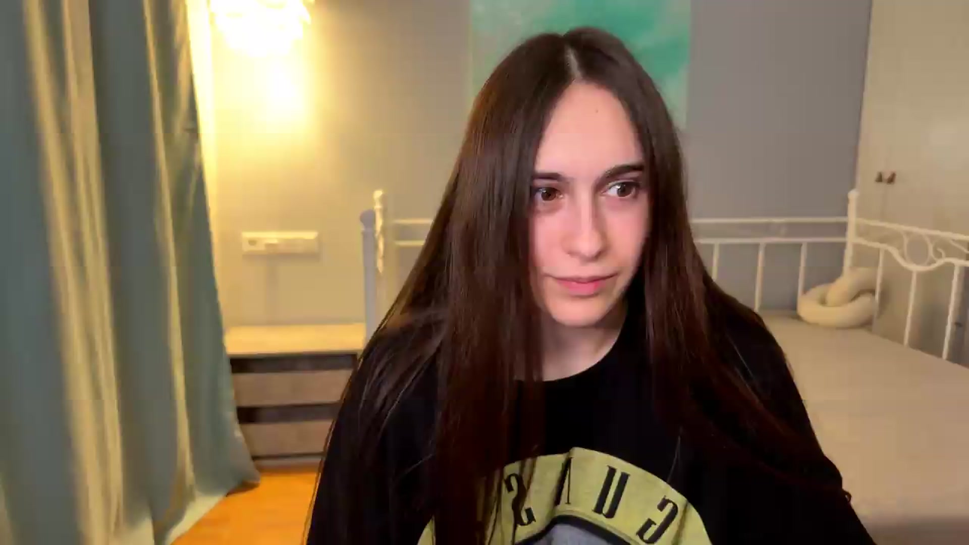 Gallery image thumbnail from ulohu's myfreecams stream on, 06/26/2026, 23:58 image 10 of 20