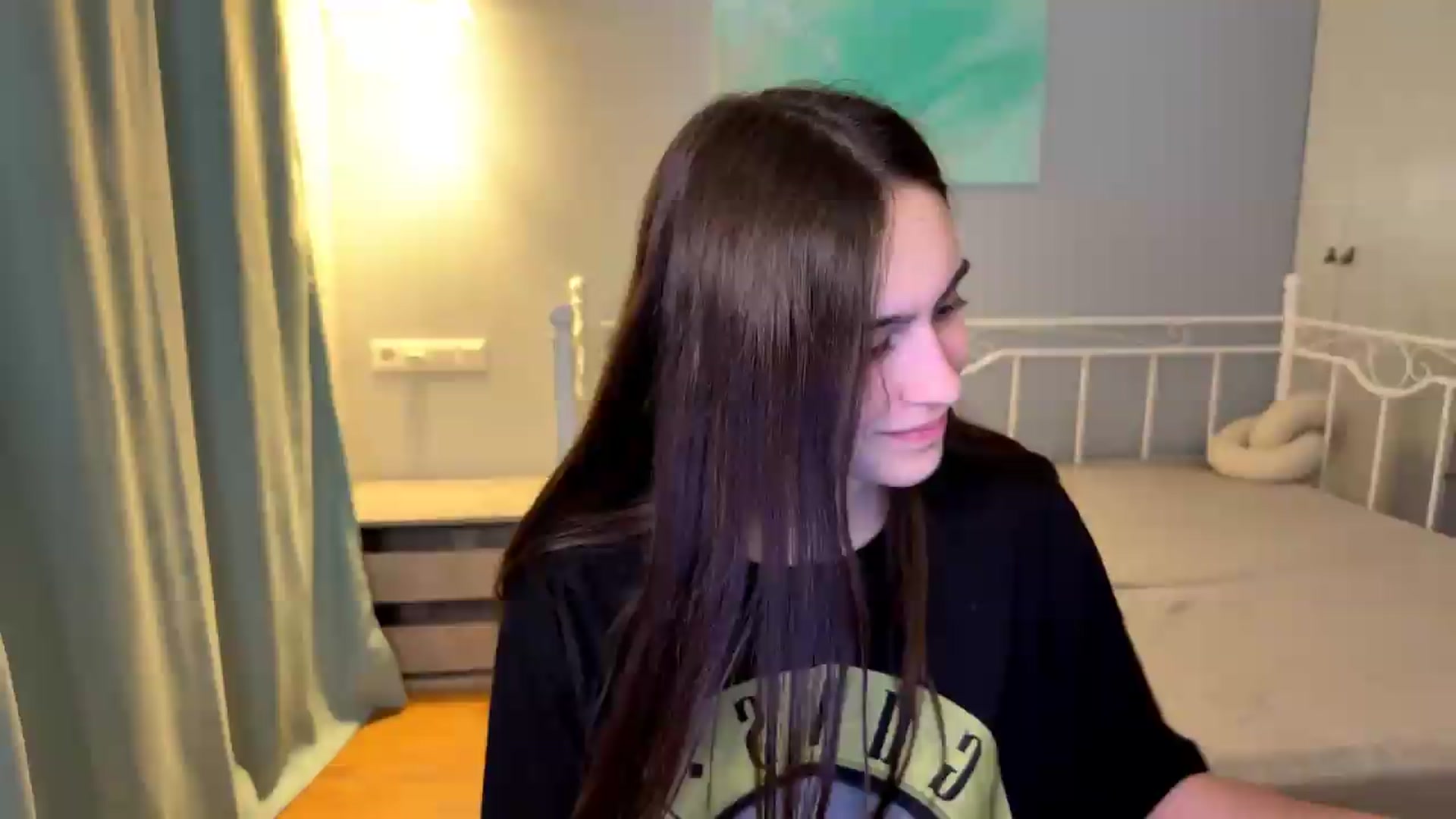Gallery image thumbnail from ulohu's myfreecams stream on, 06/27/2026, 23:10 image 16 of 20