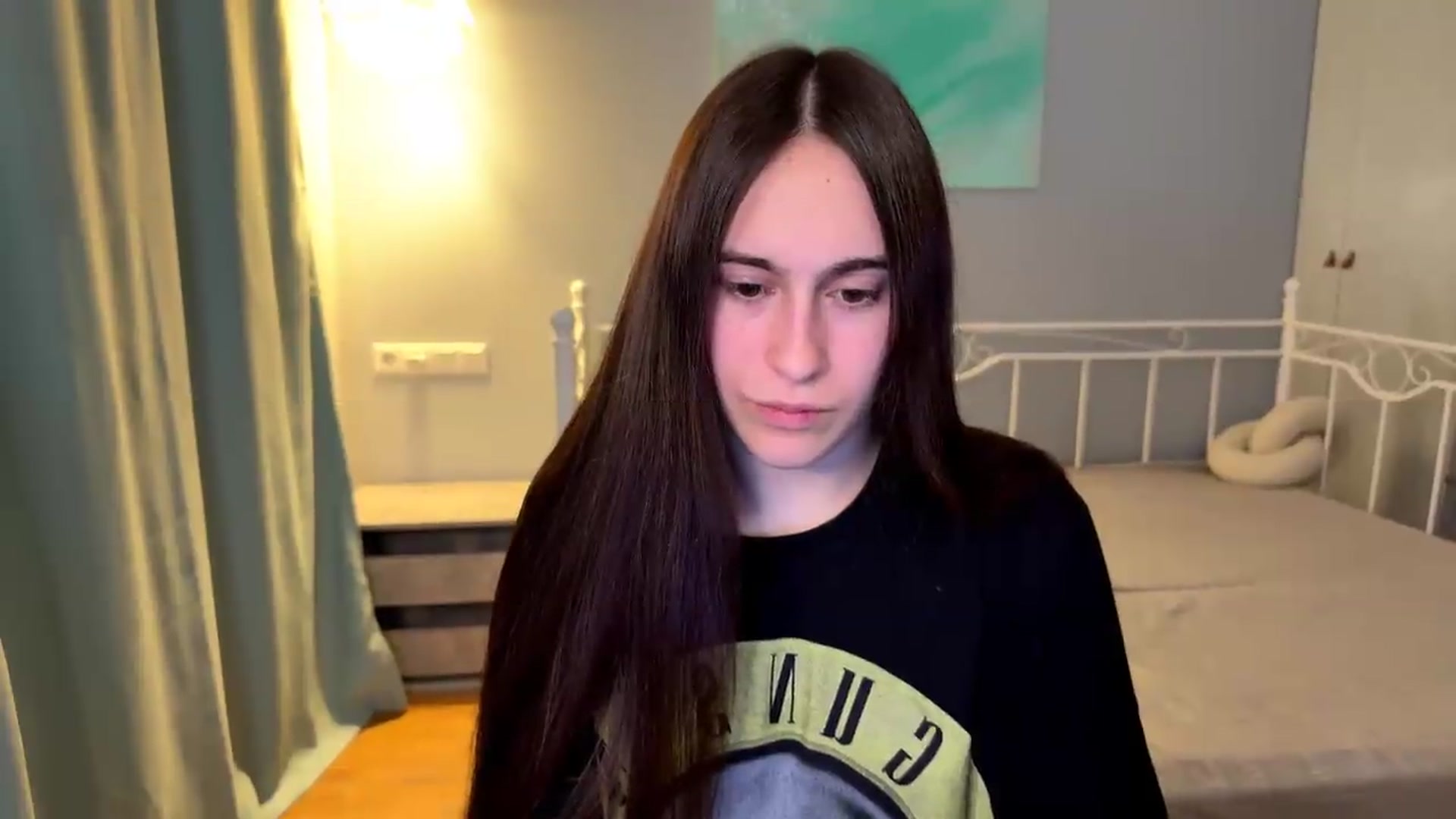 Gallery image thumbnail from ulohu's myfreecams stream on, 06/27/2026, 23:30 image 16 of 20
