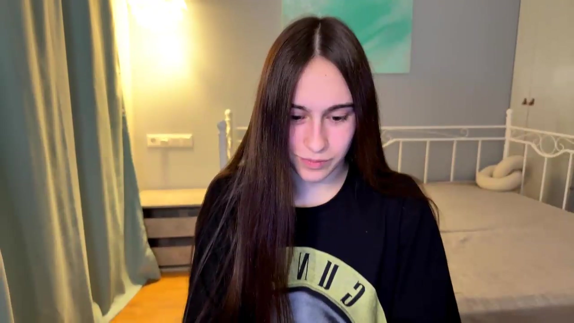 Gallery image thumbnail from ulohu's myfreecams stream on, 06/27/2026, 23:30 image 19 of 20