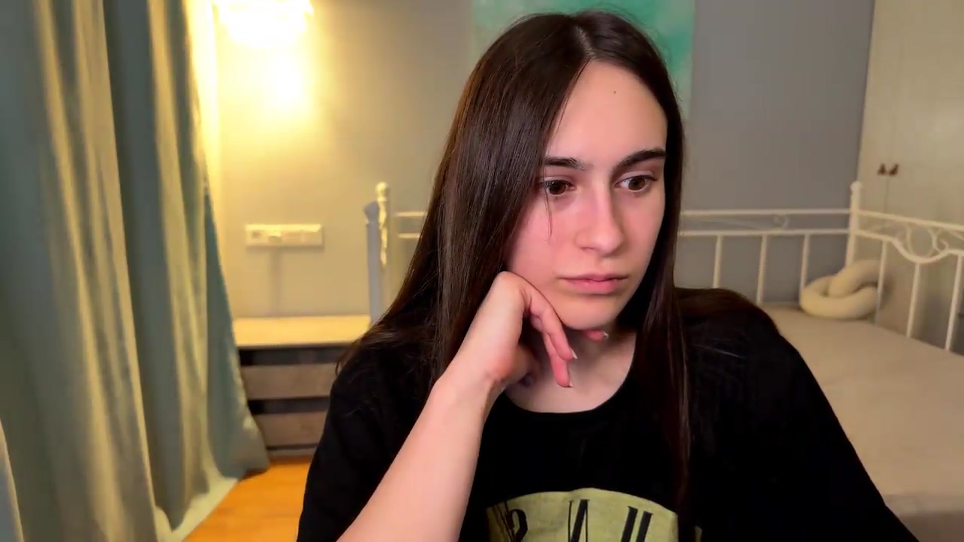 Gallery image thumbnail from ulohu's myfreecams stream on, 06/27/2026, 23:30 image 3 of 20
