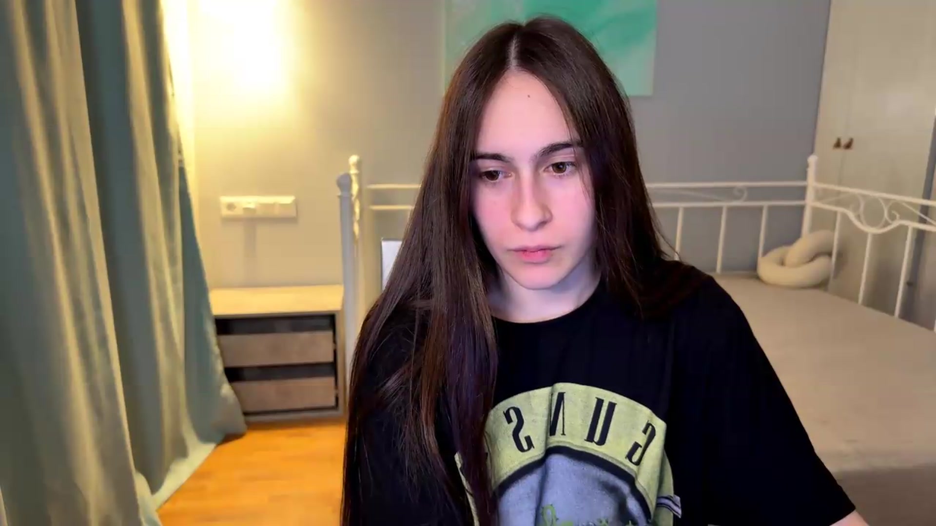 Gallery image thumbnail from ulohu's myfreecams stream on, 06/28/2026, 24:02 image 18 of 20