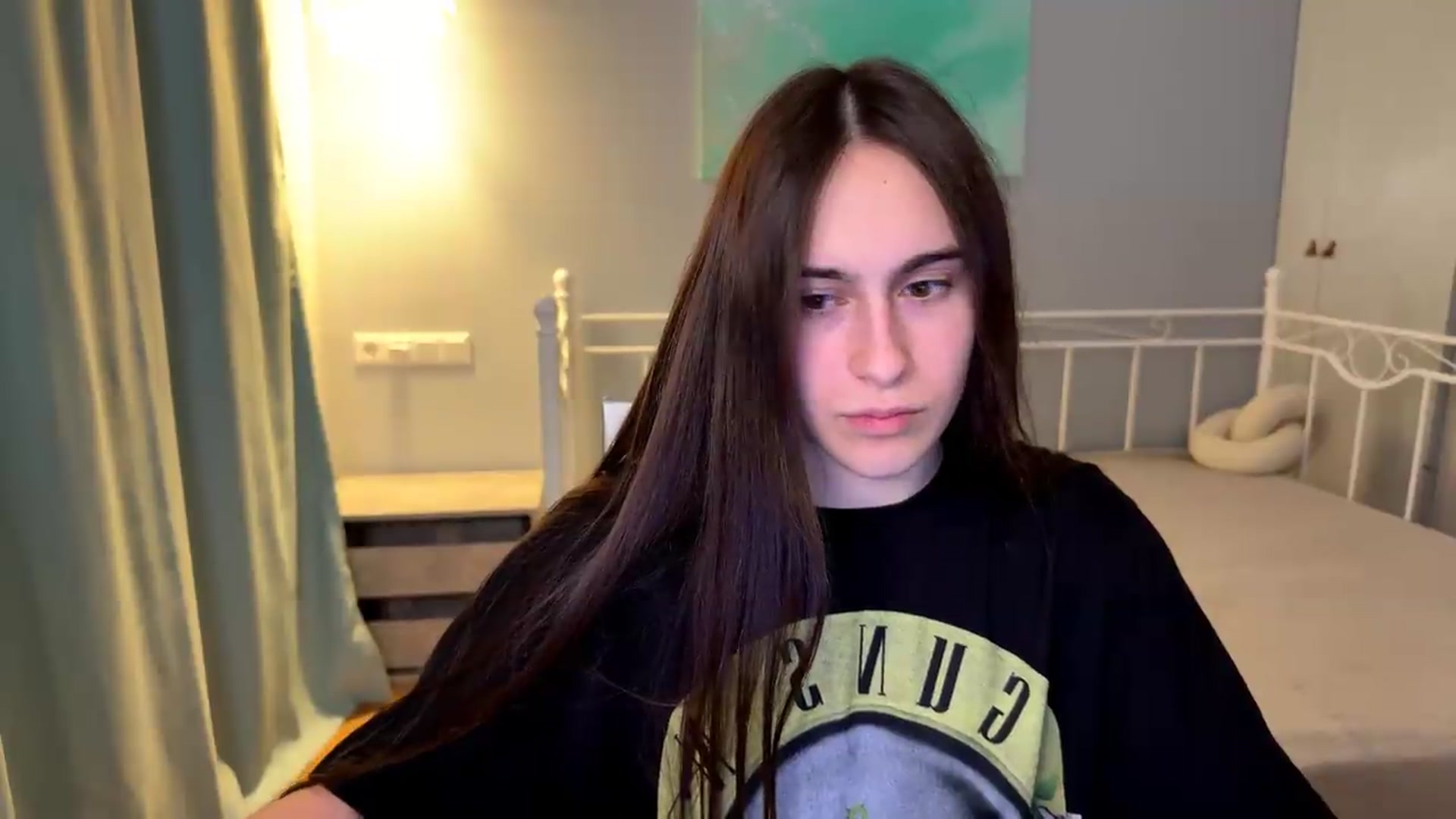 Gallery image thumbnail from ulohu's myfreecams stream on, 06/28/2026, 24:02 image 15 of 20