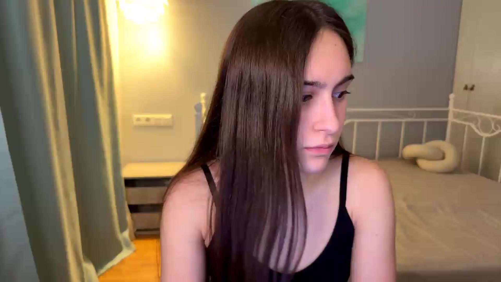 Gallery image thumbnail from ulohu's myfreecams stream on, 06/28/2026, 22:25 image 20 of 20