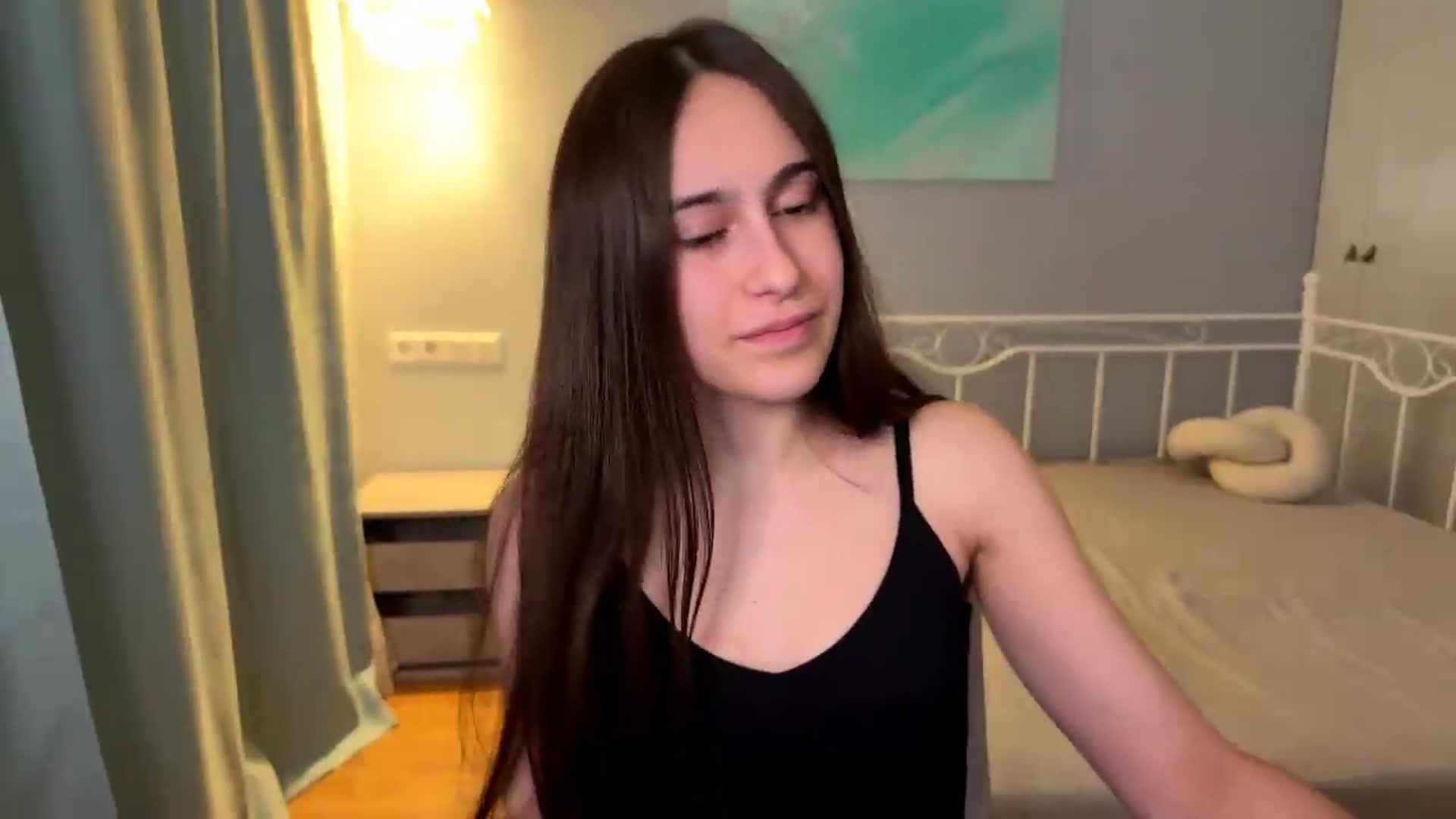 Gallery image thumbnail from ulohu's myfreecams stream on, 06/28/2026, 22:25 image 17 of 20