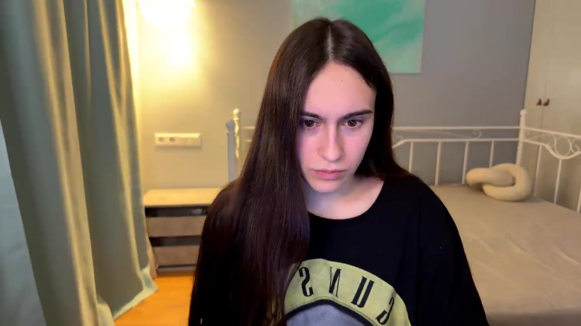 Gallery image thumbnail from ulohu's myfreecams stream on, 06/28/2026, 22:25 image 5 of 20