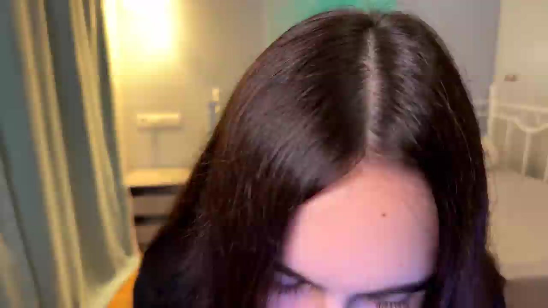 Gallery image thumbnail from ulohu's myfreecams stream on, 06/29/2026, 21:37 image 19 of 20