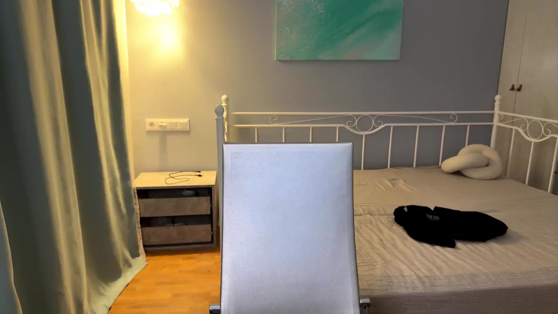 Gallery image thumbnail from ulohu's myfreecams stream on, 06/29/2026, 23:56 image 8 of 20
