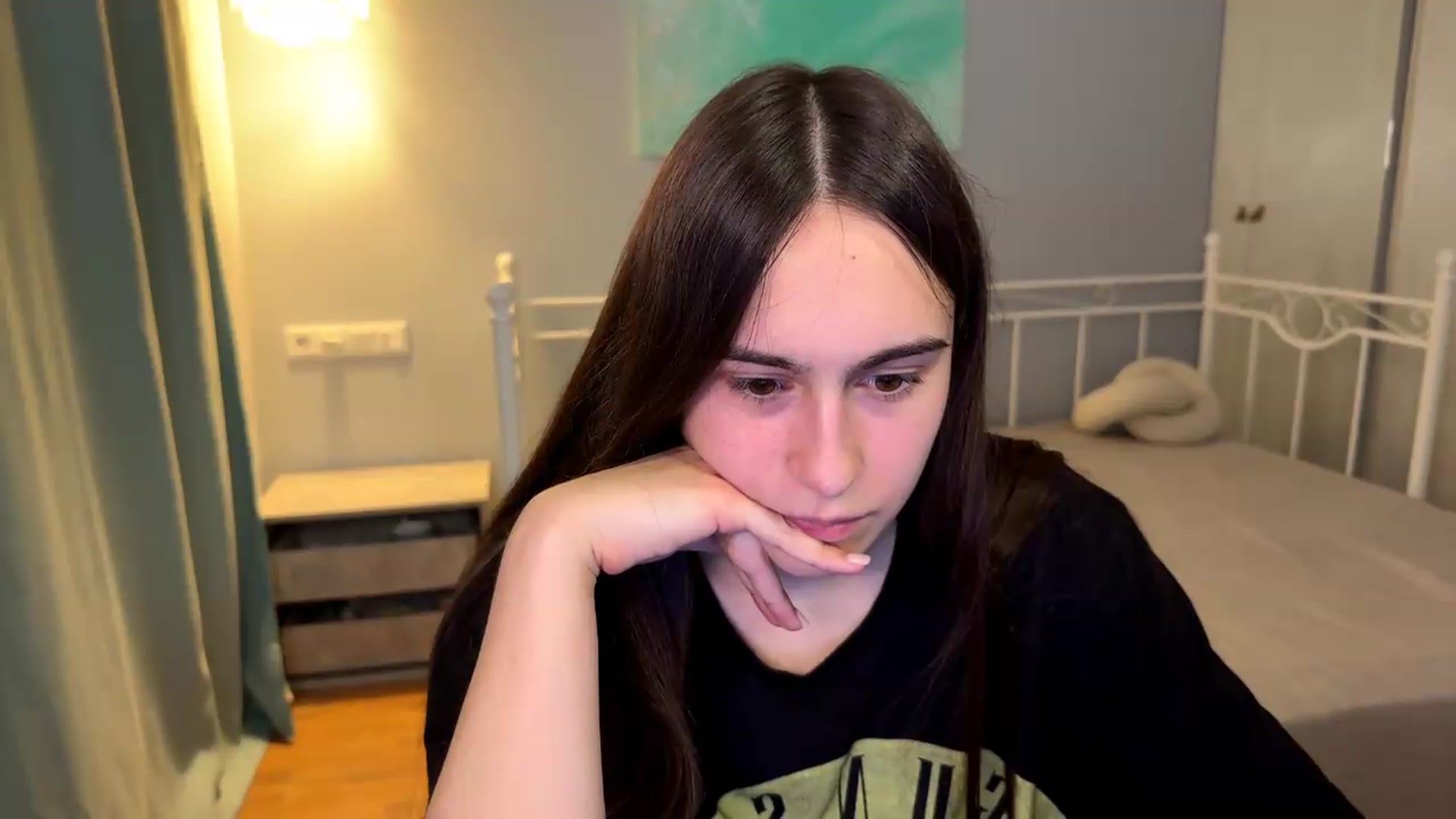 Gallery image thumbnail from ulohu's myfreecams stream on, 07/01/2026, 22:35 image 4 of 20