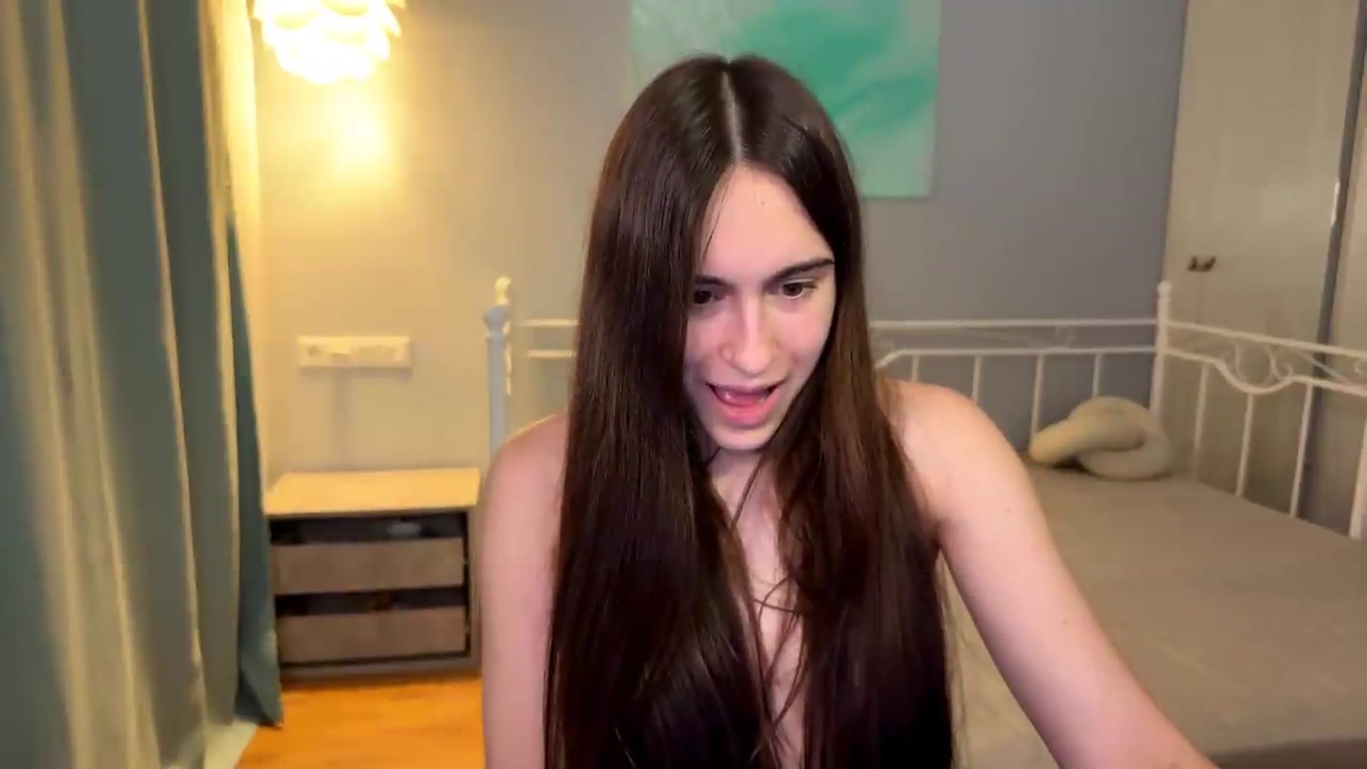 Gallery image thumbnail from ulohu's myfreecams stream on, 07/01/2026, 22:35 image 19 of 20