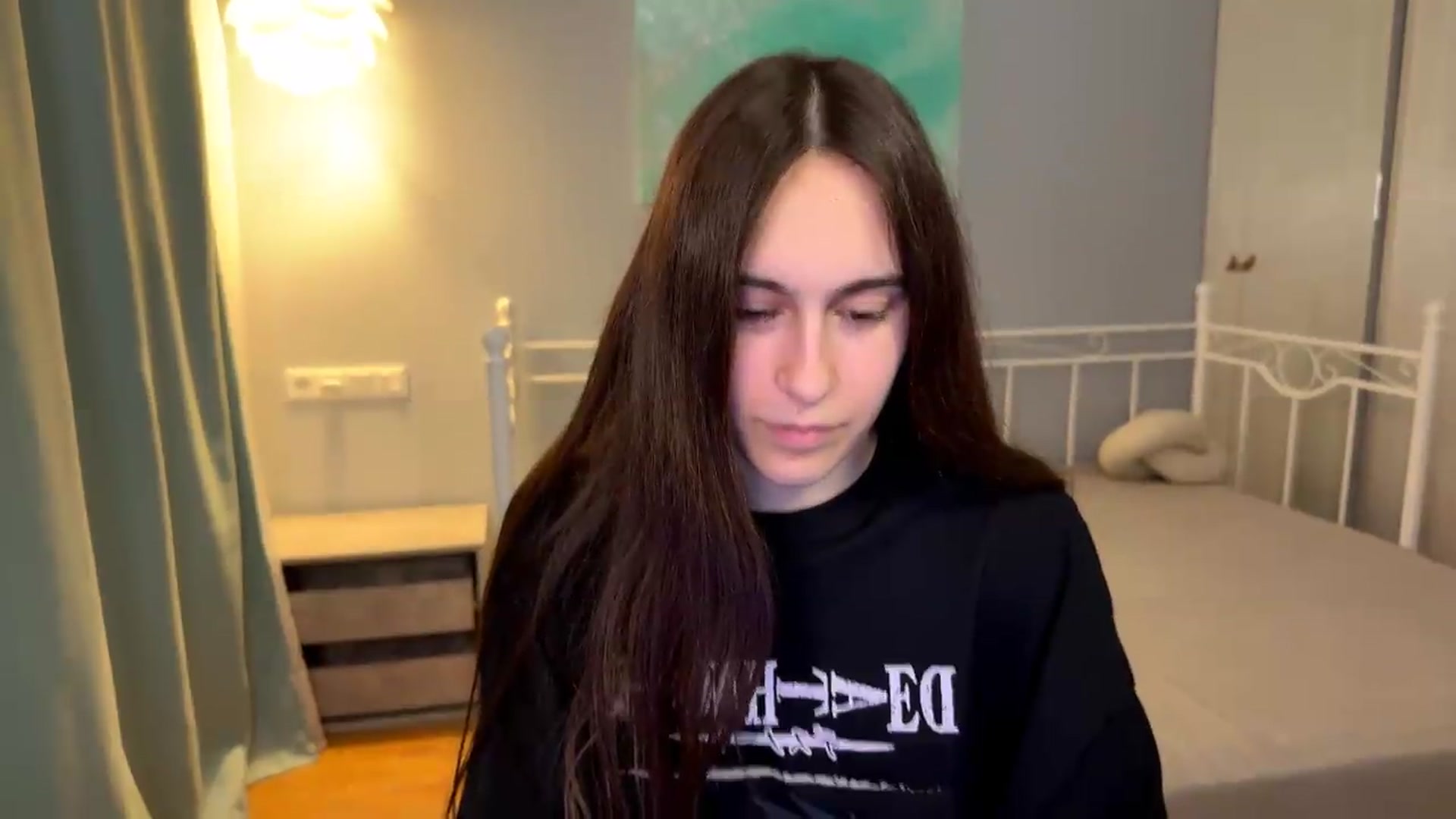 Gallery image thumbnail from ulohu's myfreecams stream on, 07/04/2026, 24:01 image 4 of 20