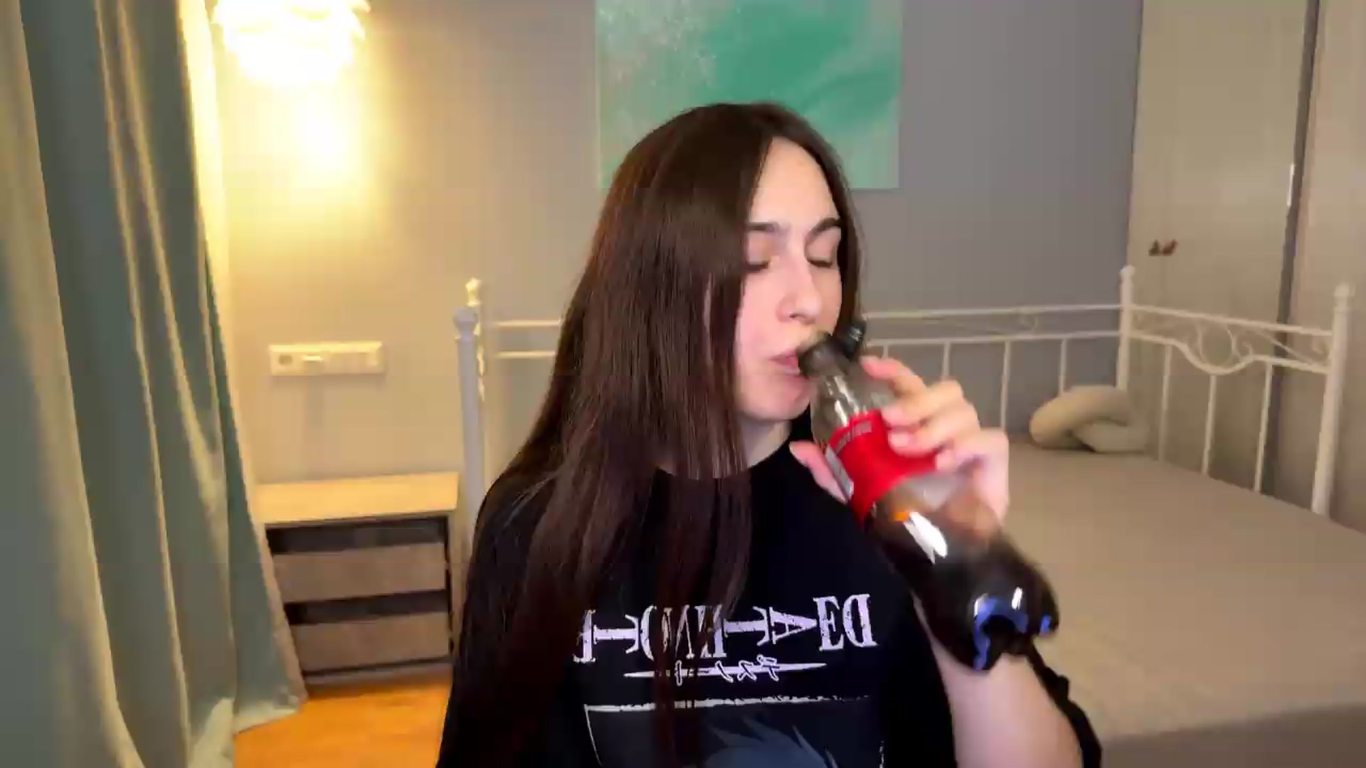 Gallery image thumbnail from ulohu's myfreecams stream on, 07/04/2026, 24:01 image 13 of 20