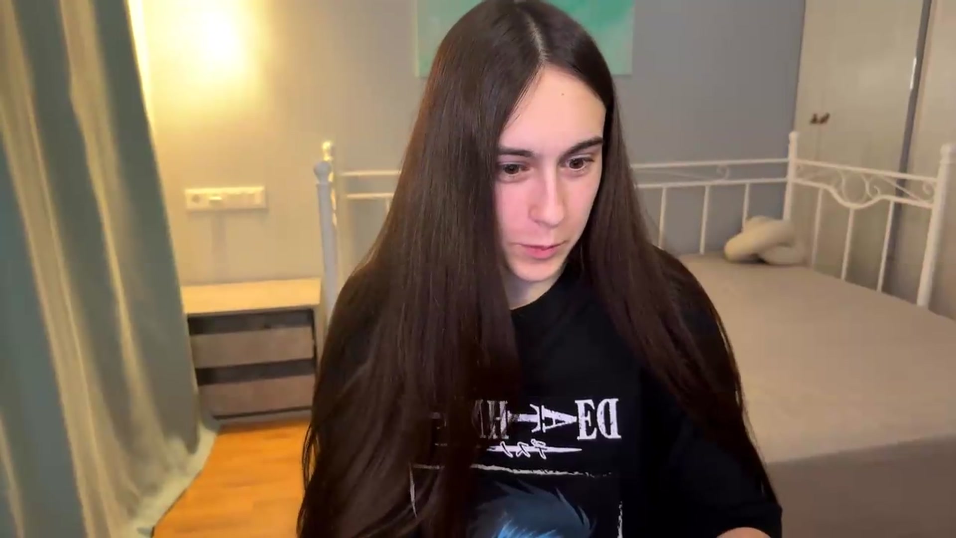 Gallery image thumbnail from ulohu's myfreecams stream on, 07/05/2026, 24:08 image 8 of 20