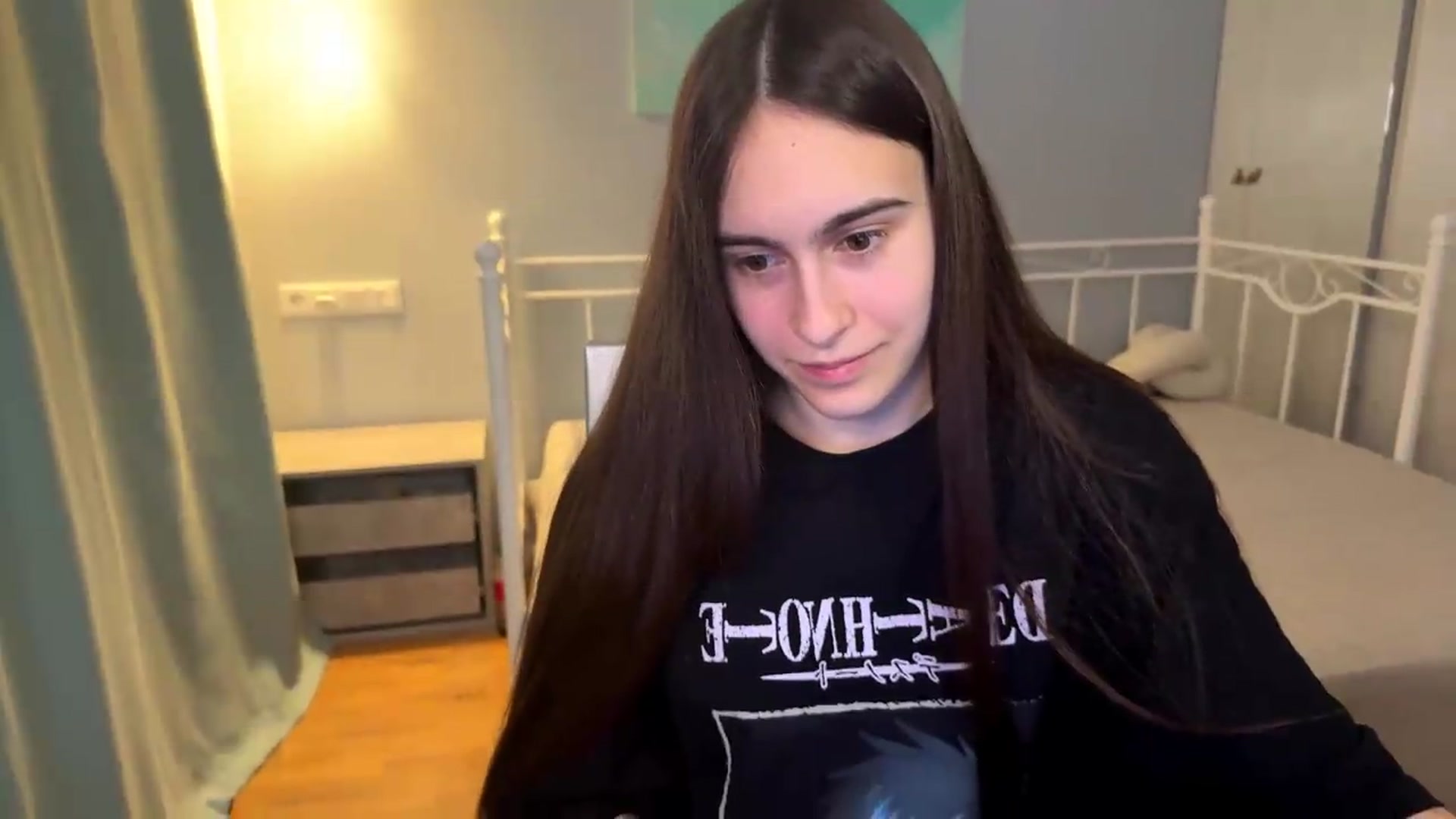 Gallery image thumbnail from ulohu's myfreecams stream on, 07/05/2026, 24:08 image 10 of 20