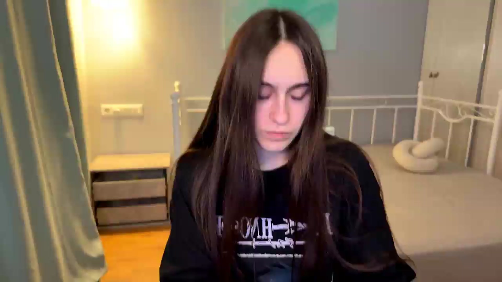 Gallery image thumbnail from ulohu's myfreecams stream on, 07/06/2026, 23:52 image 4 of 20