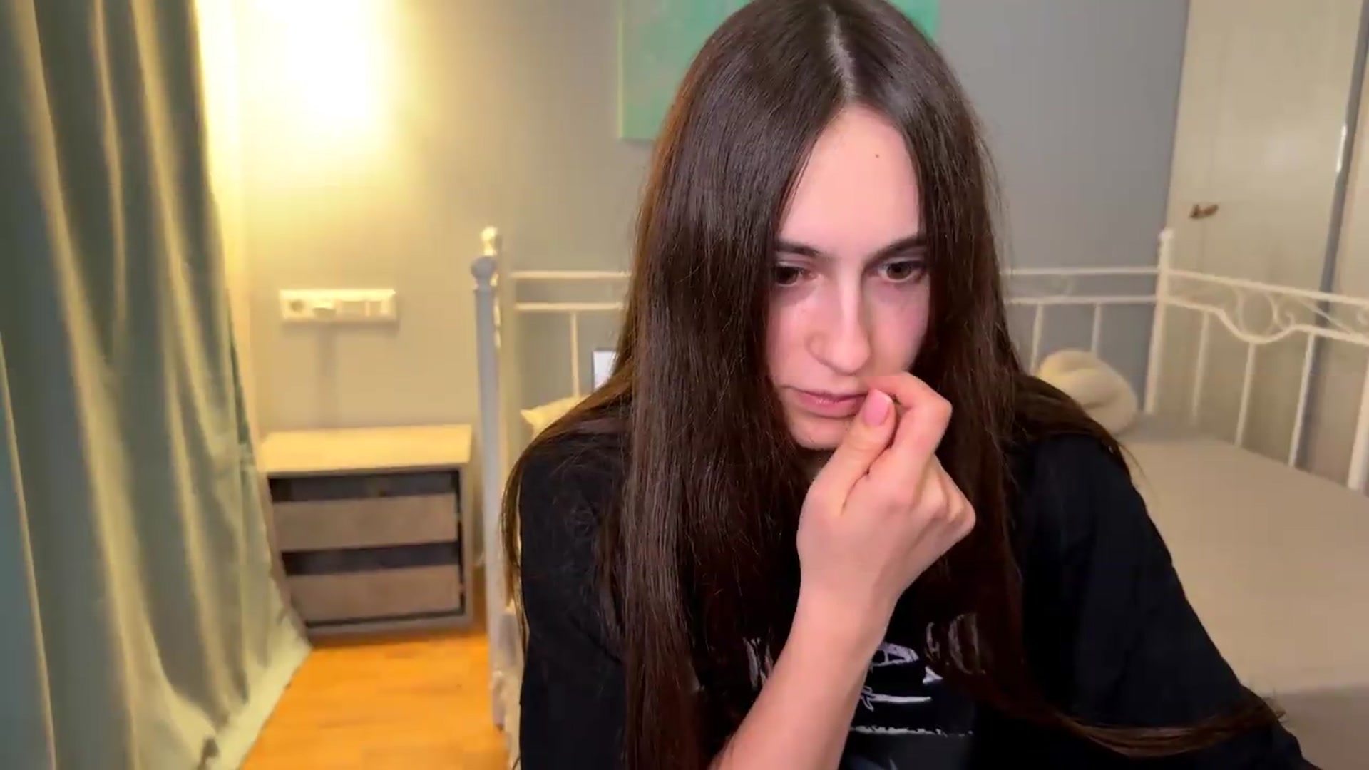 Gallery image thumbnail from ulohu's myfreecams stream on, 07/07/2026, 22:13 image 15 of 20