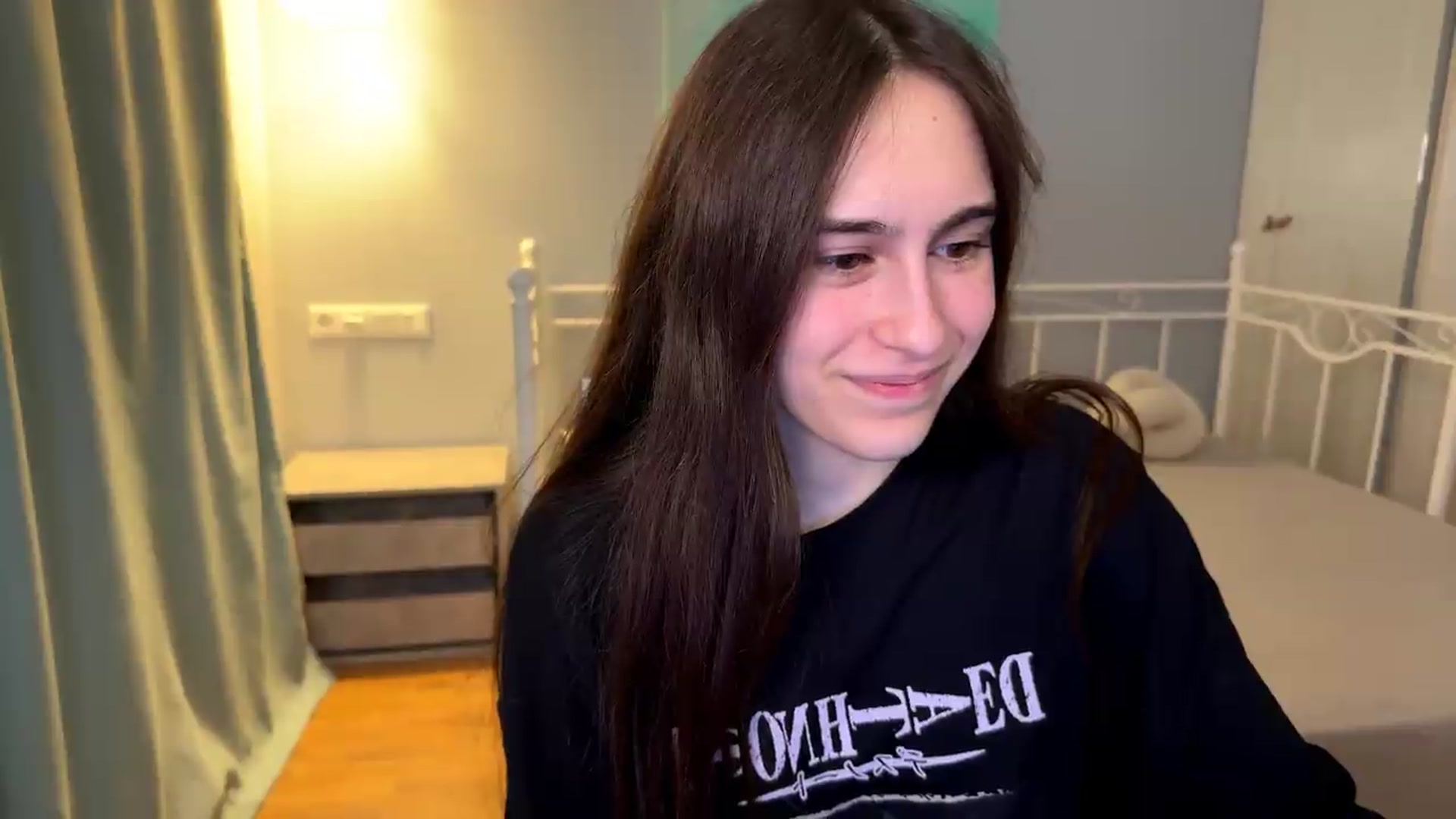 Gallery image thumbnail from ulohu's myfreecams stream on, 07/07/2026, 23:07 image 18 of 20