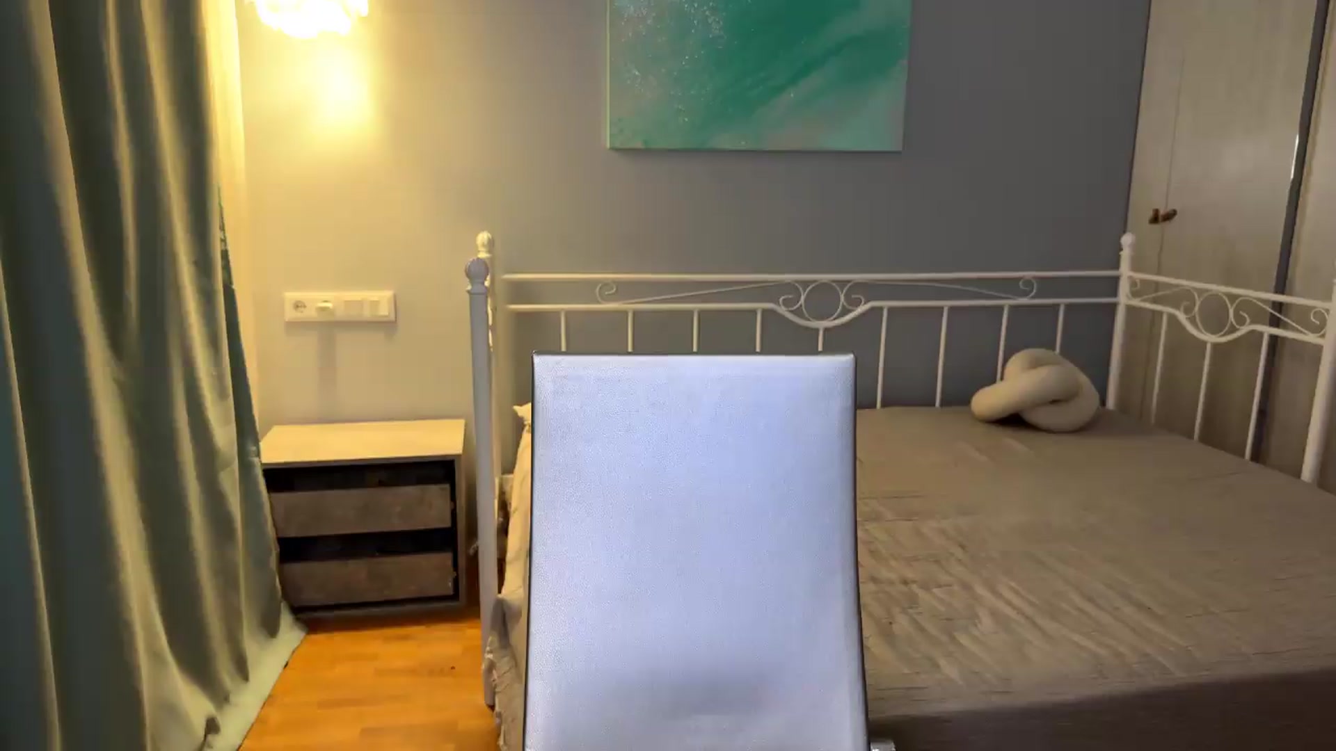 Gallery image thumbnail from ulohu's myfreecams stream on, 07/08/2026, 01:14 image 17 of 20