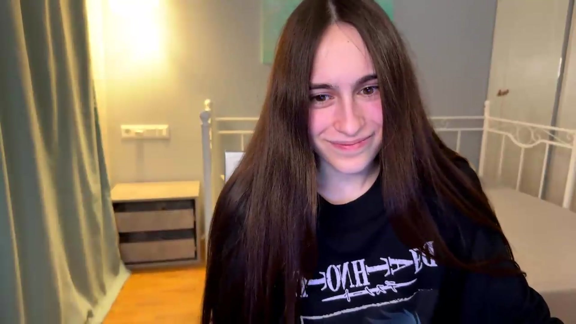 Gallery image thumbnail from ulohu's myfreecams stream on, 07/08/2026, 01:14 image 12 of 20