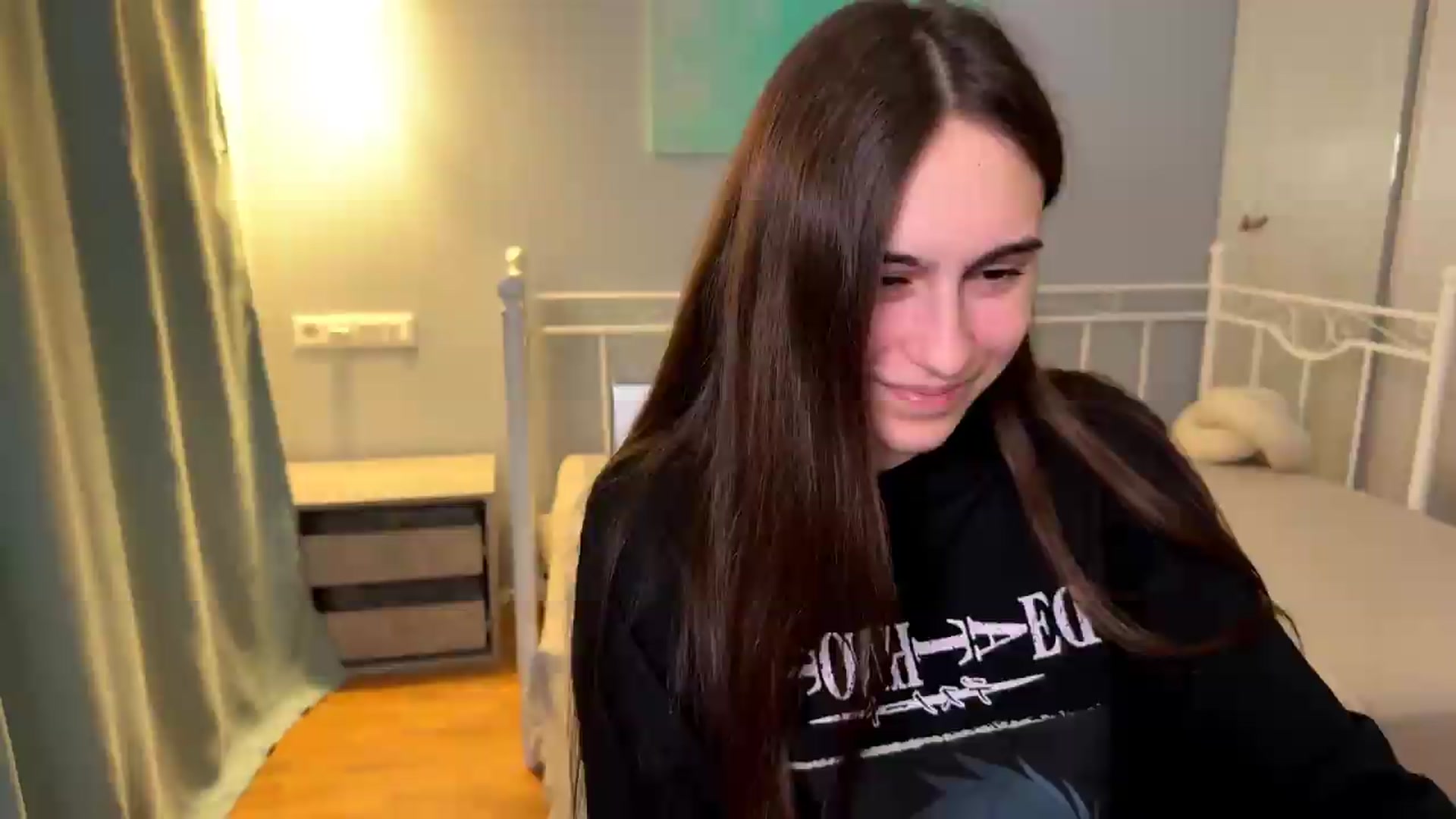 Gallery image thumbnail from ulohu's myfreecams stream on, 07/09/2026, 01:10 image 20 of 20