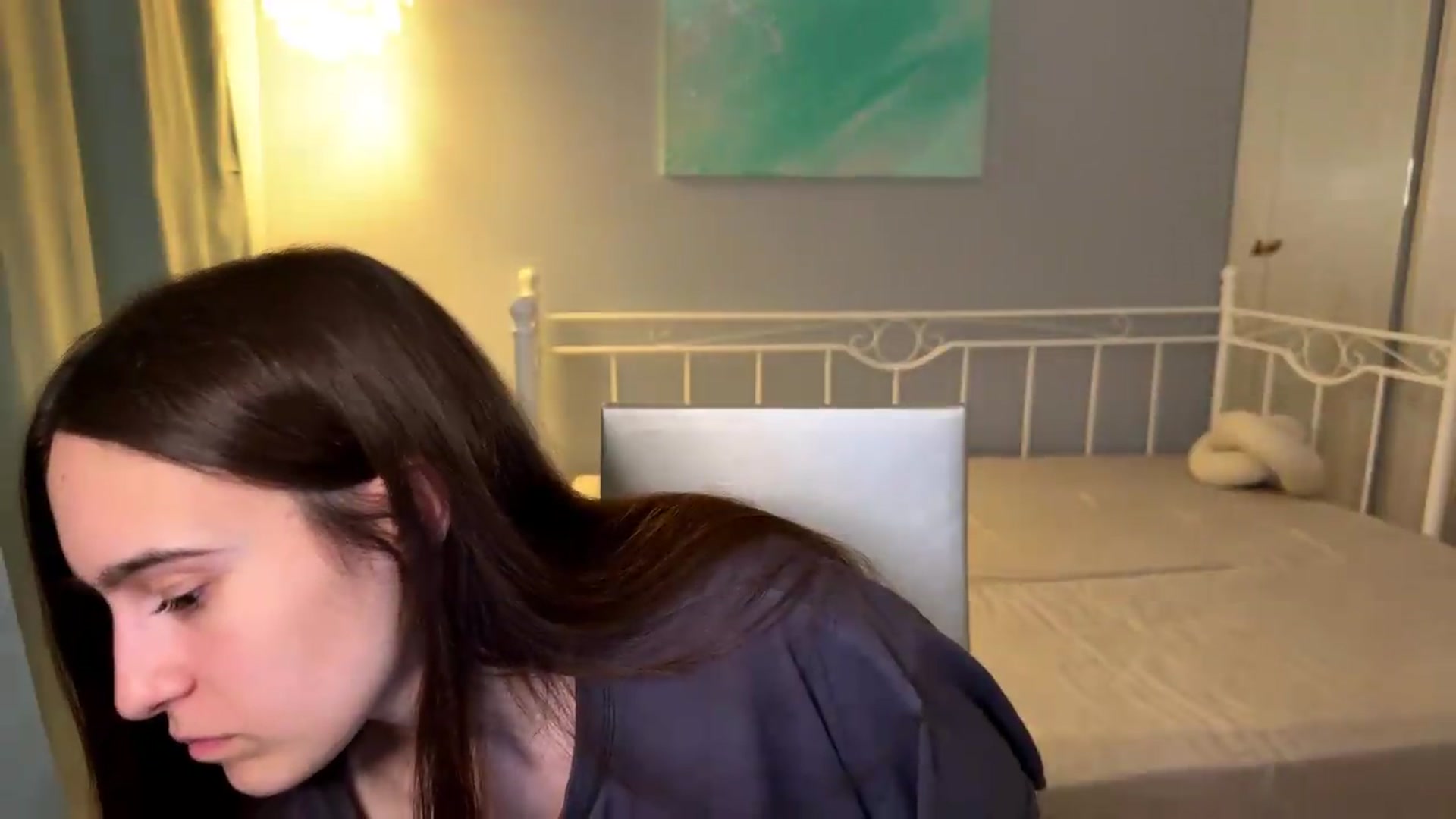 Gallery image thumbnail from ulohu's myfreecams stream on, 07/09/2026, 19:20 image 3 of 20