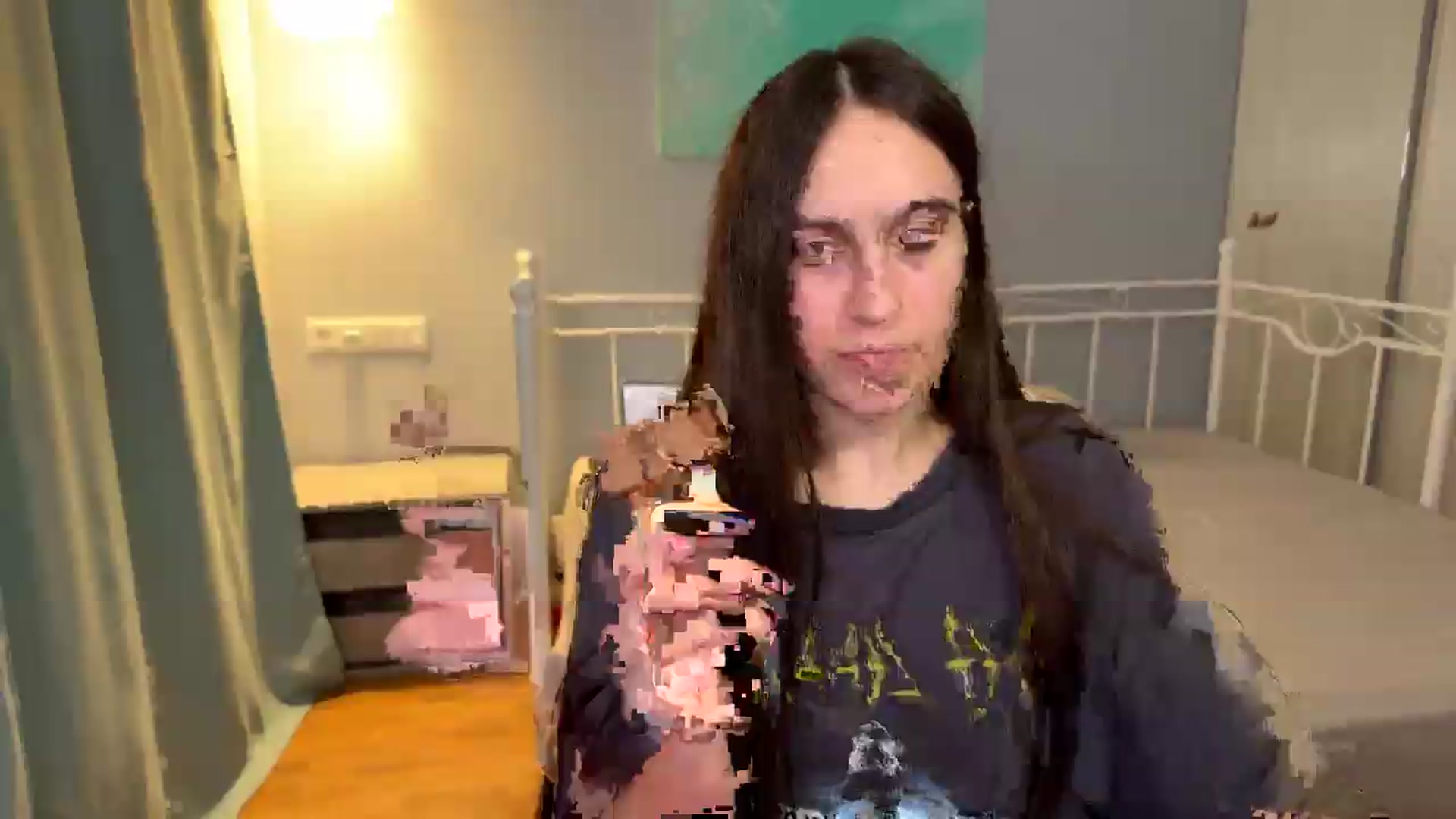 Gallery image thumbnail from ulohu's myfreecams stream on, 07/09/2026, 22:45 image 10 of 20