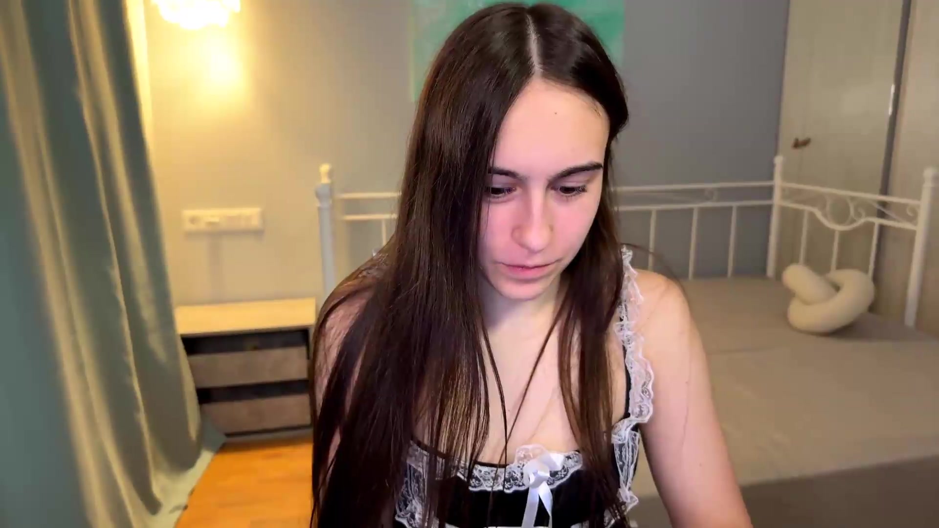 Gallery image thumbnail from ulohu's myfreecams stream on, 07/10/2026, 21:04 image 18 of 20