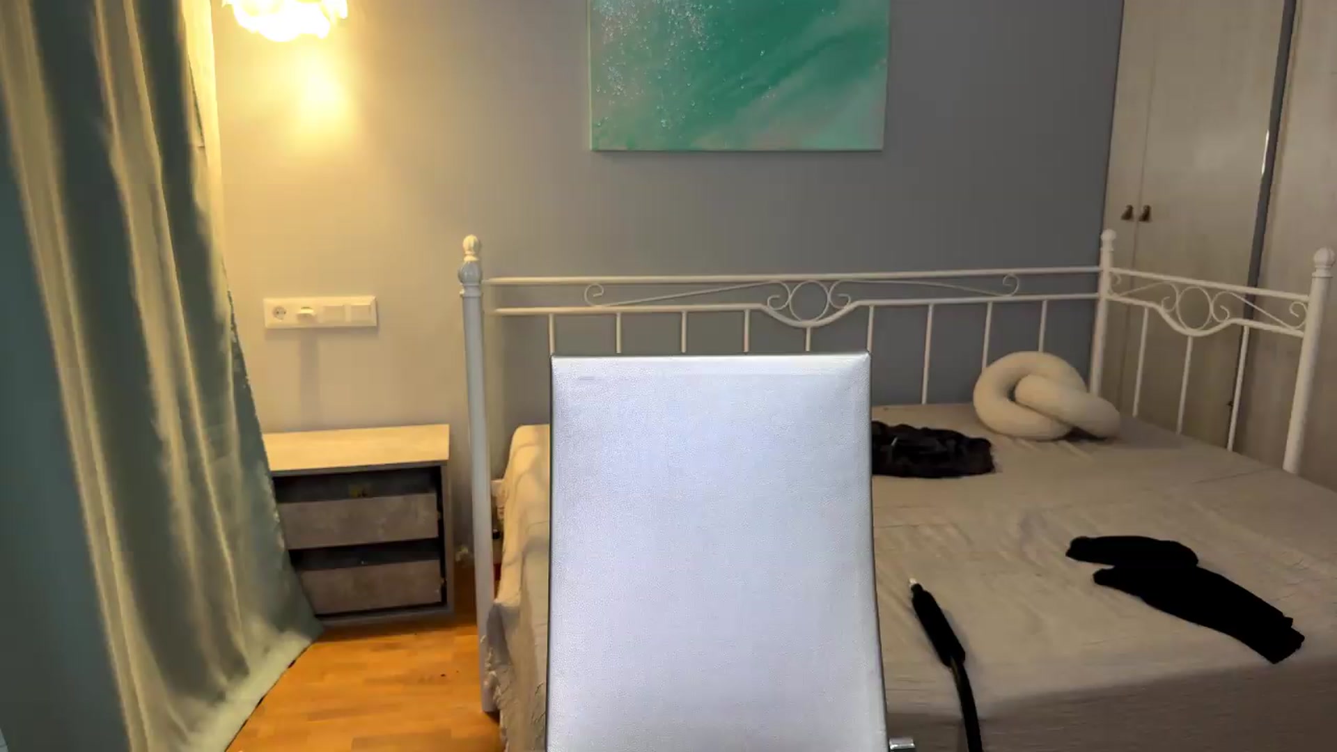 Gallery image thumbnail from ulohu's myfreecams stream on, 07/11/2026, 20:16 image 3 of 20