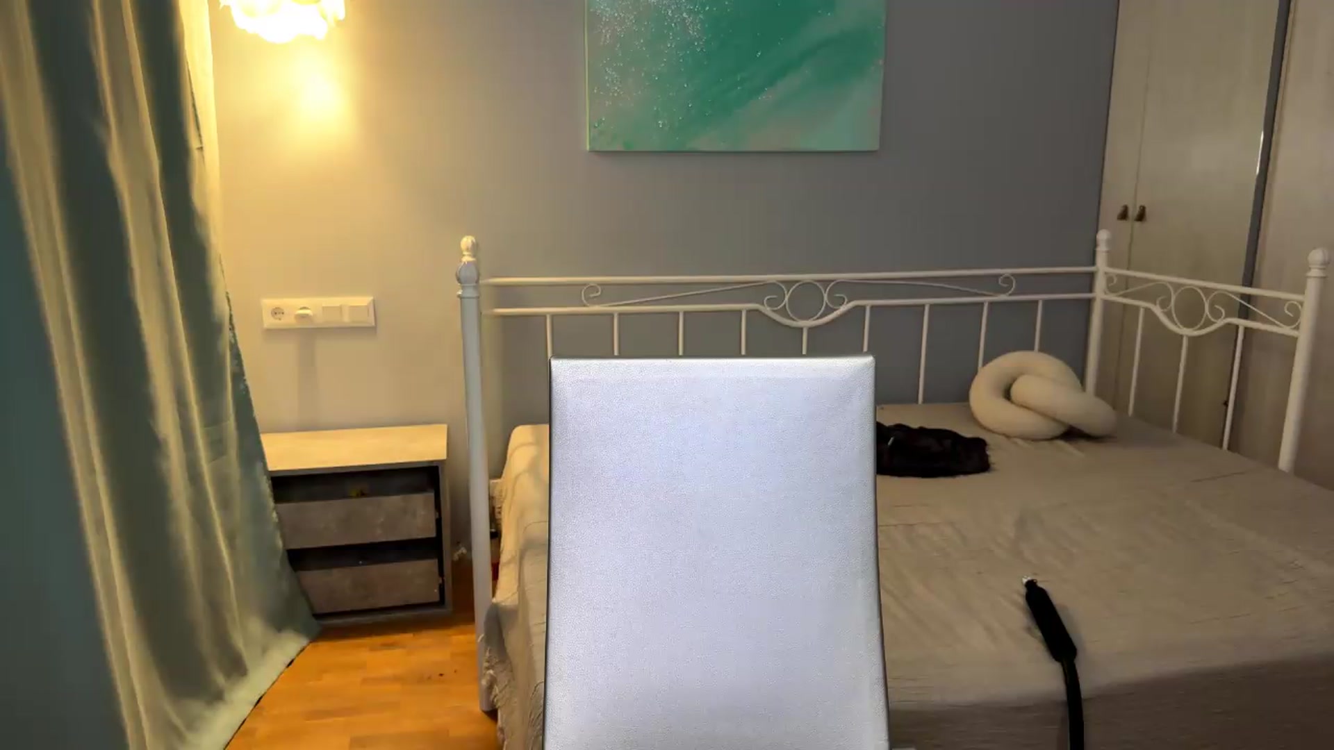 Gallery image thumbnail from ulohu's myfreecams stream on, 07/11/2026, 20:16 image 20 of 20