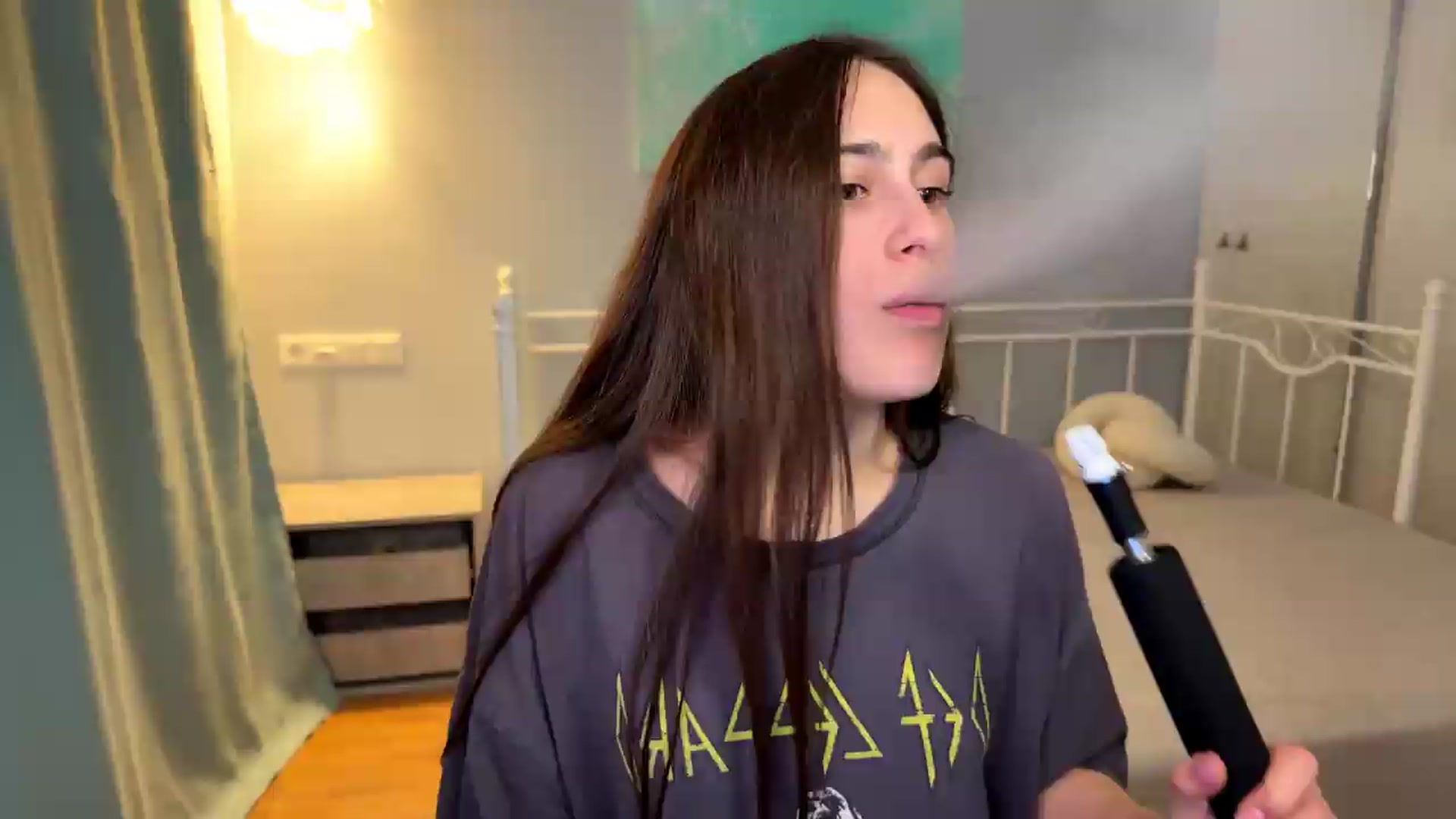 Gallery image thumbnail from ulohu's myfreecams stream on, 07/11/2026, 23:15 image 6 of 20