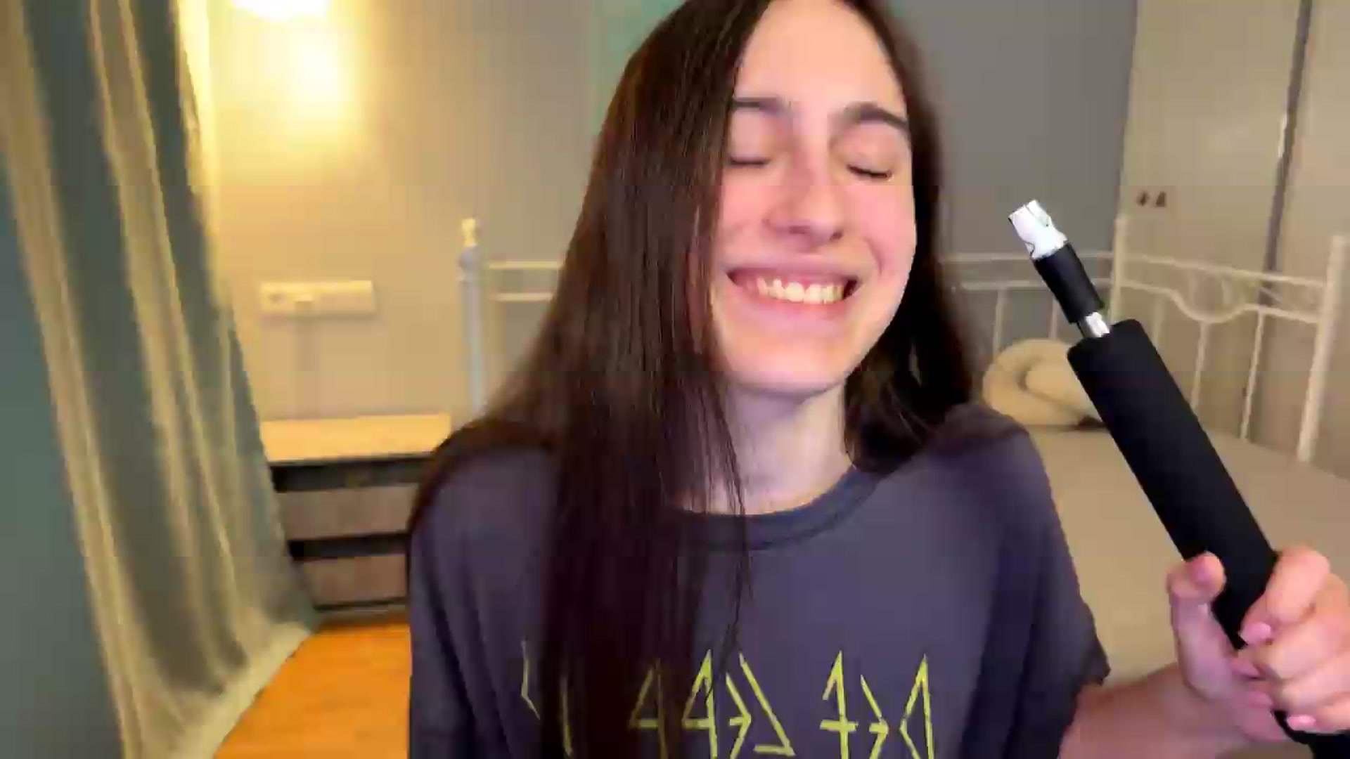 Gallery image thumbnail from ulohu's myfreecams stream on, 07/11/2026, 23:15 image 16 of 20