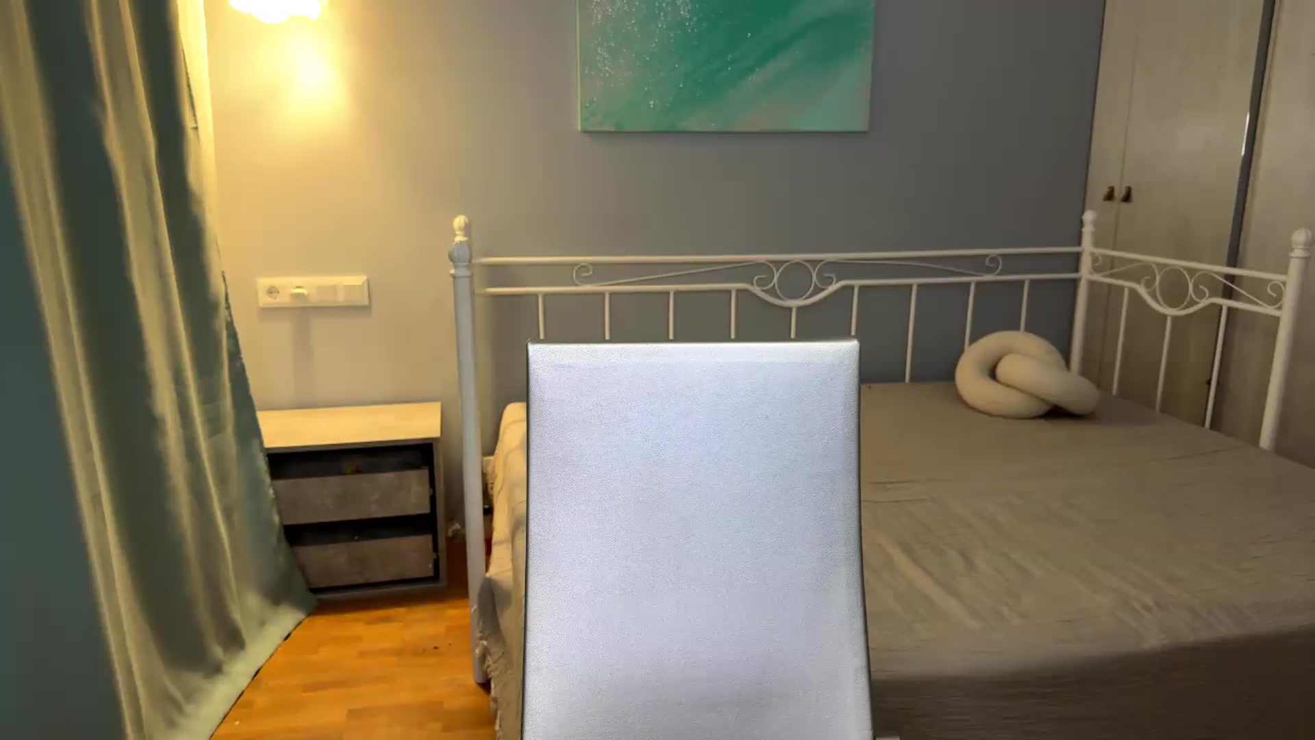 Gallery image thumbnail from ulohu's myfreecams stream on, 07/11/2026, 23:15 image 18 of 20