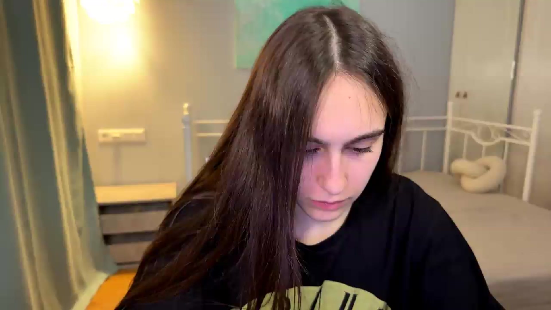 Gallery image thumbnail from ulohu's myfreecams stream on, 07/12/2026, 23:02 image 3 of 20