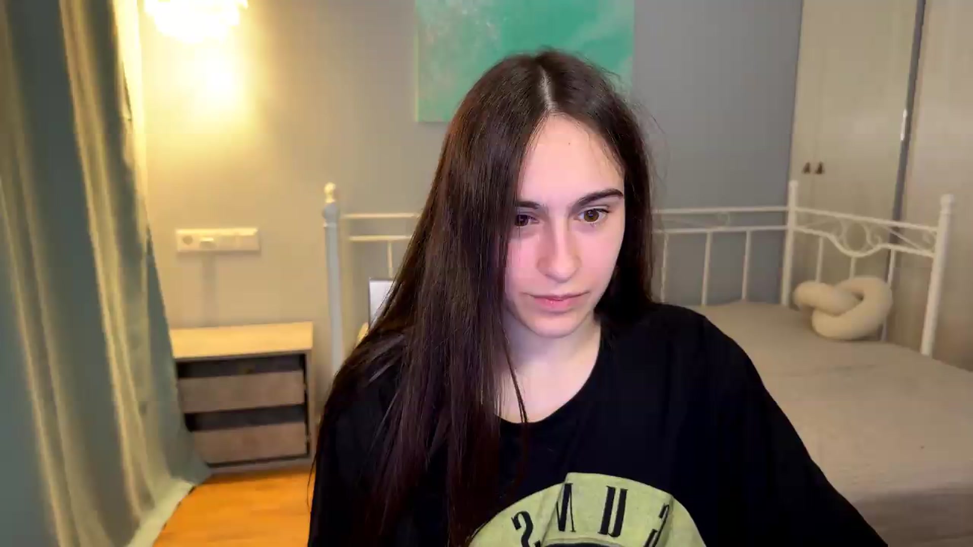 Gallery image thumbnail from ulohu's myfreecams stream on, 07/12/2026, 23:02 image 10 of 20