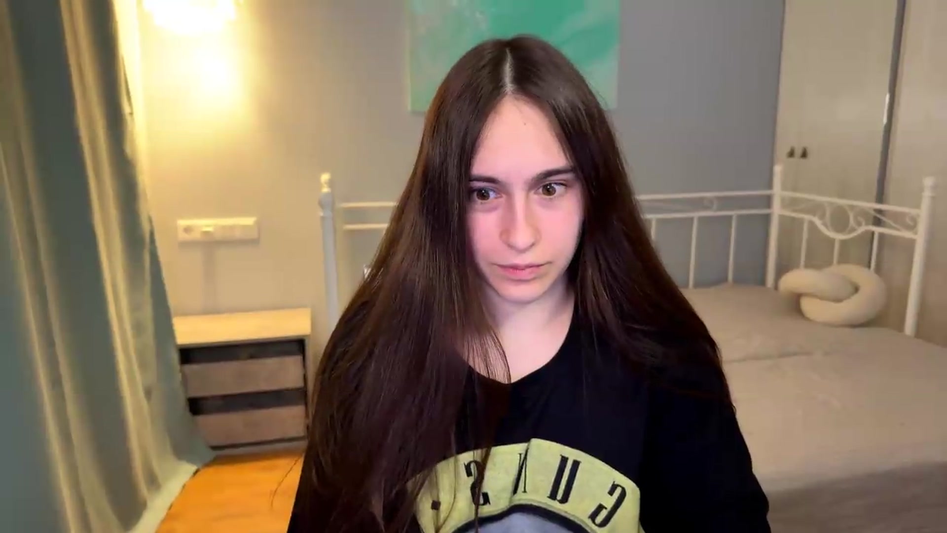 Gallery image thumbnail from ulohu's myfreecams stream on, 07/13/2026, 01:17 image 5 of 20