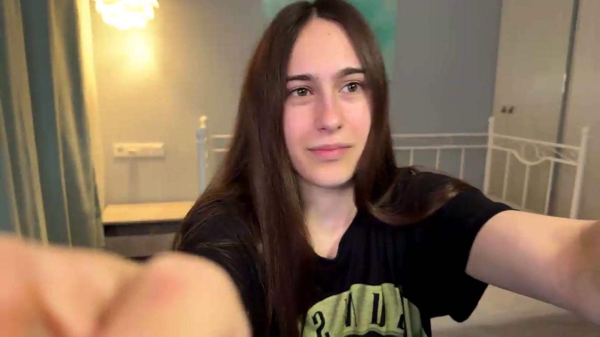 Gallery image thumbnail from ulohu's myfreecams stream on, 07/15/2026, 23:34 image 14 of 20