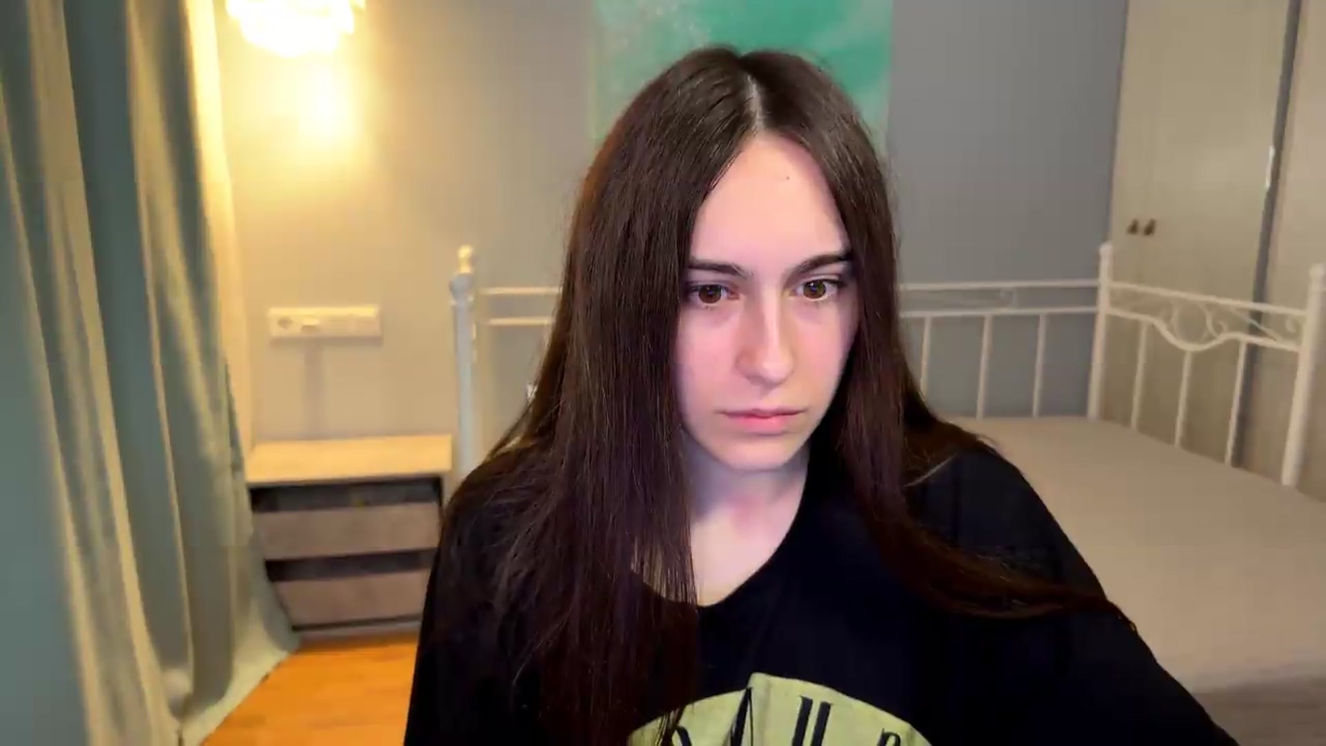 Gallery image thumbnail from ulohu's myfreecams stream on, 07/15/2026, 23:34 image 19 of 20