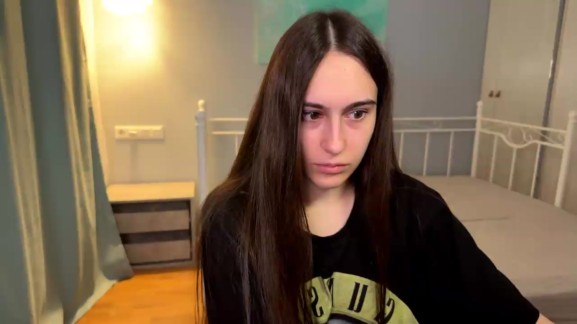 Gallery image thumbnail from ulohu's myfreecams stream on, 07/17/2026, 04:06 image 5 of 20