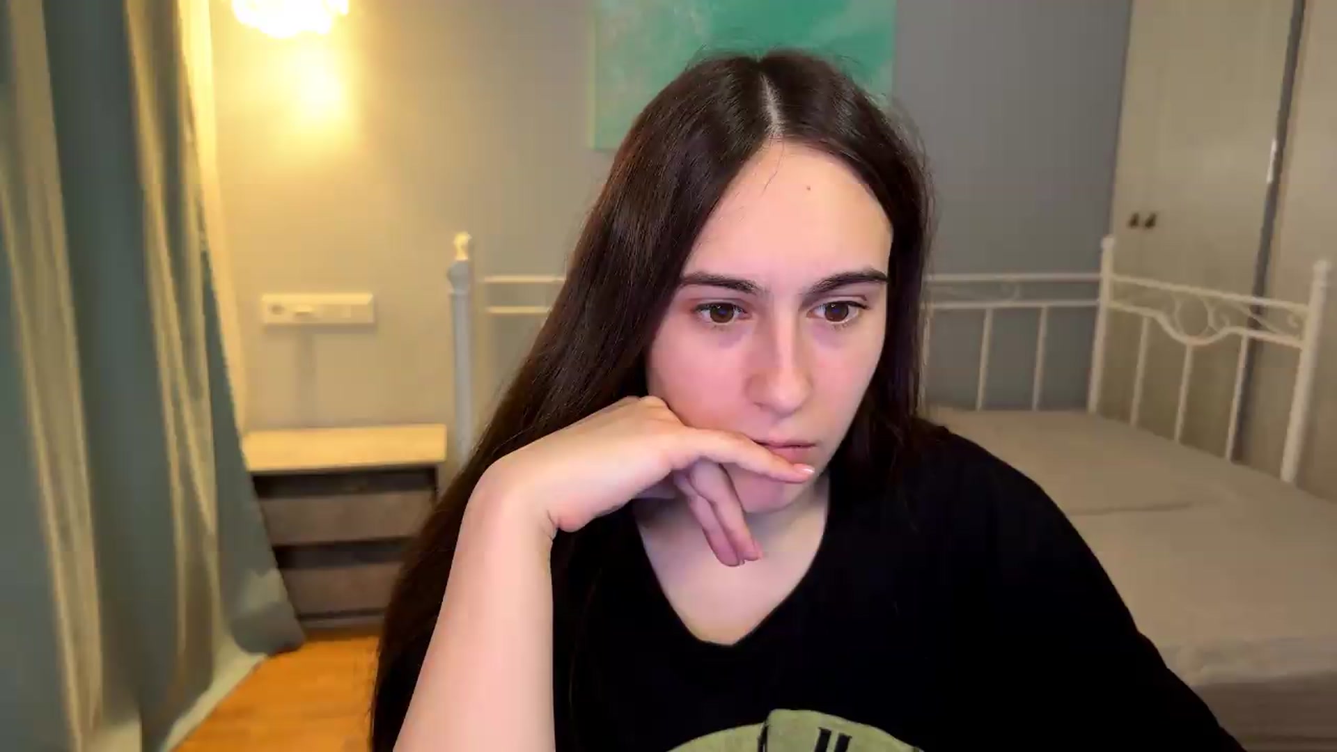 Gallery image thumbnail from ulohu's myfreecams stream on, 07/17/2026, 05:34 image 13 of 20