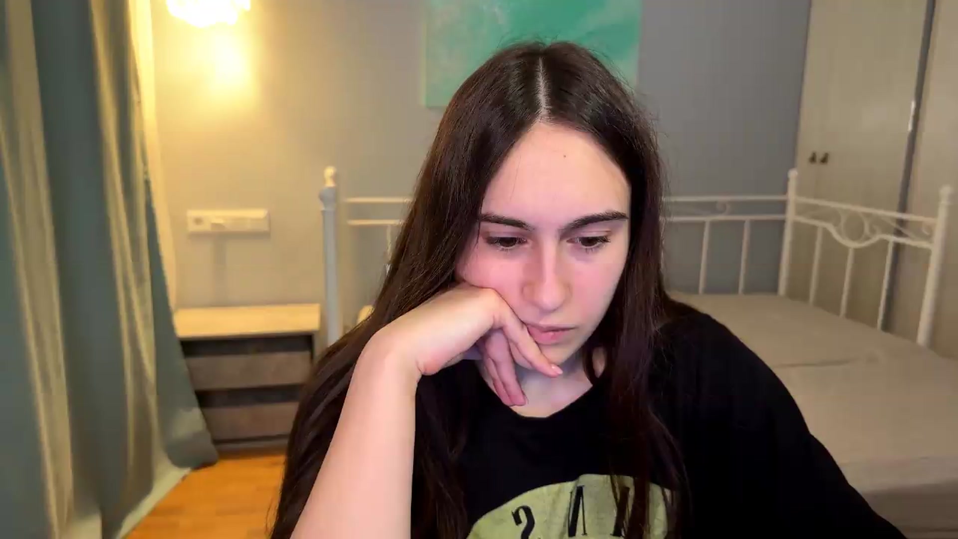 Gallery image thumbnail from ulohu's myfreecams stream on, 07/17/2026, 06:17 image 6 of 20