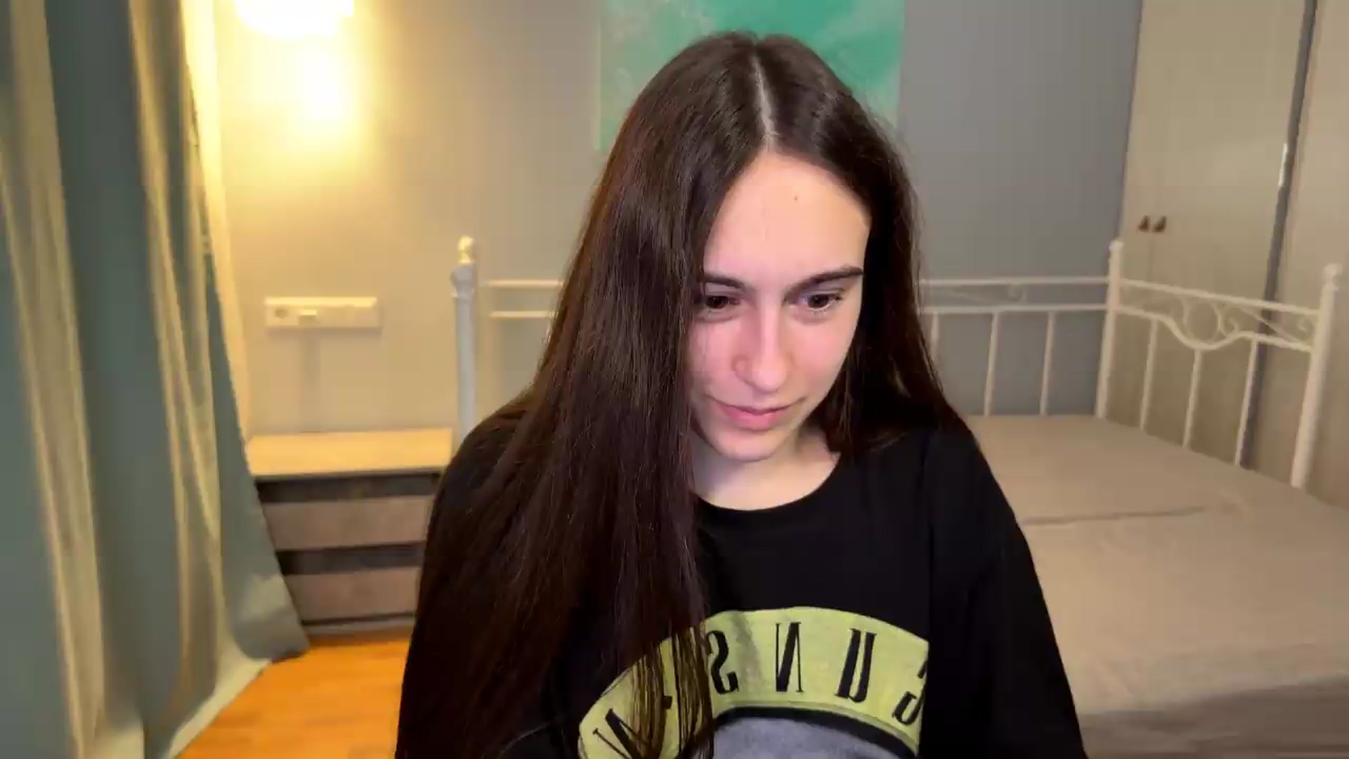 Gallery image thumbnail from ulohu's myfreecams stream on, 07/17/2026, 06:17 image 10 of 20