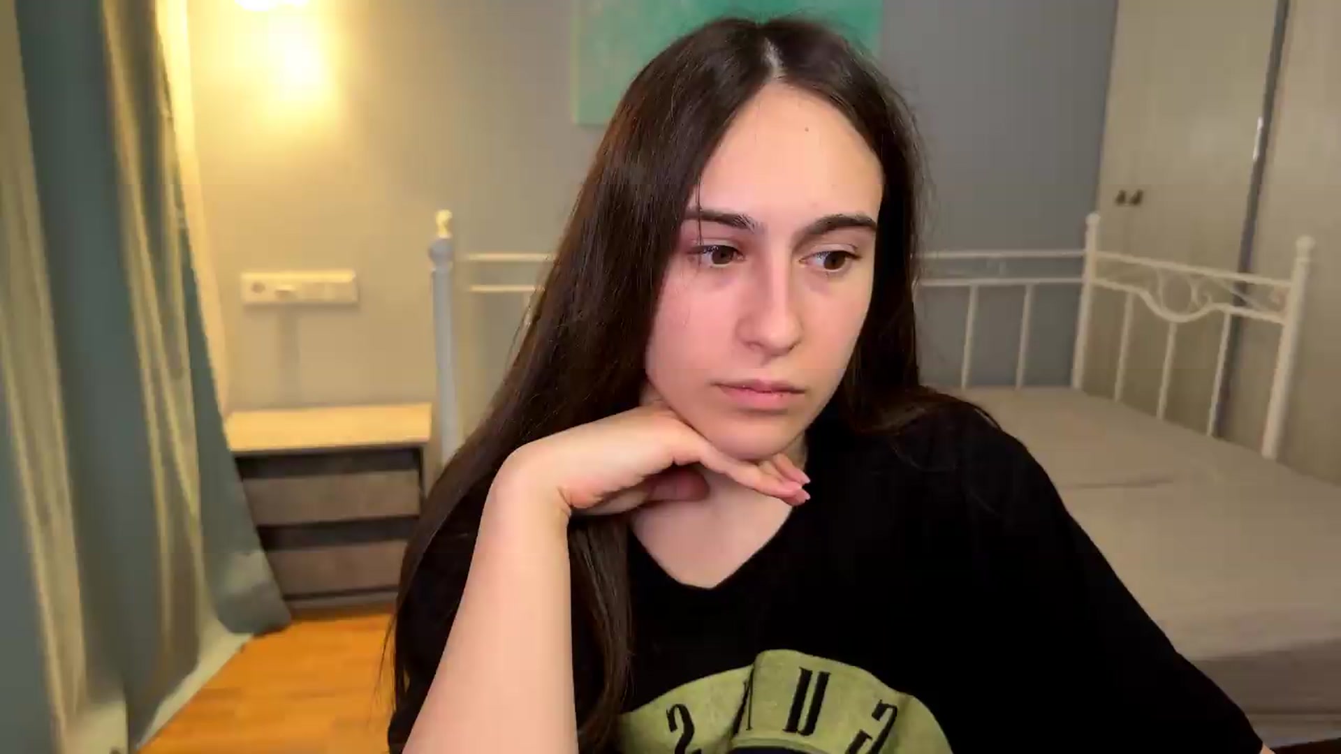 Gallery image thumbnail from ulohu's myfreecams stream on, 07/17/2026, 07:04 image 5 of 20